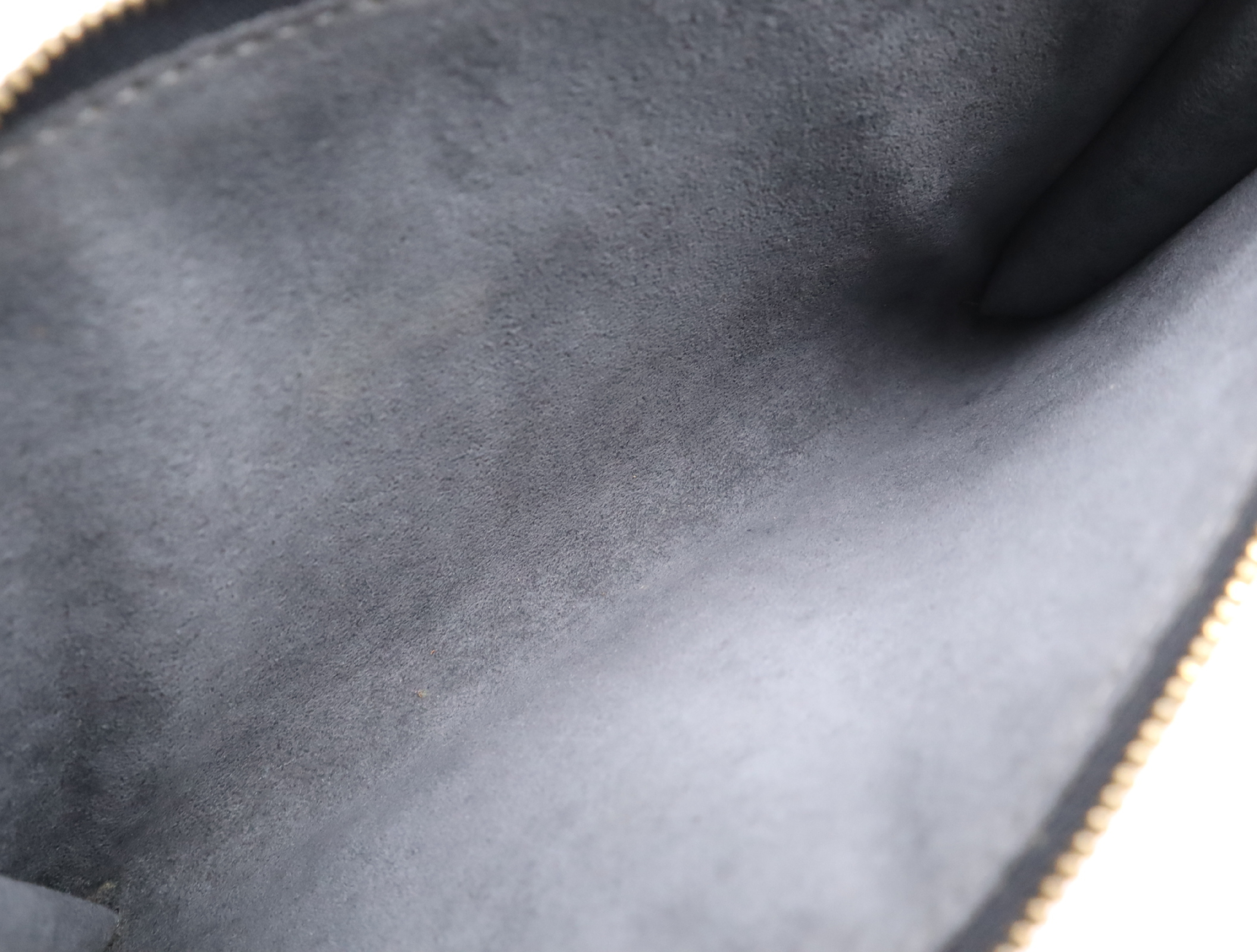 M52942 Epi Pochette Accessoires Noir Bag — view 11