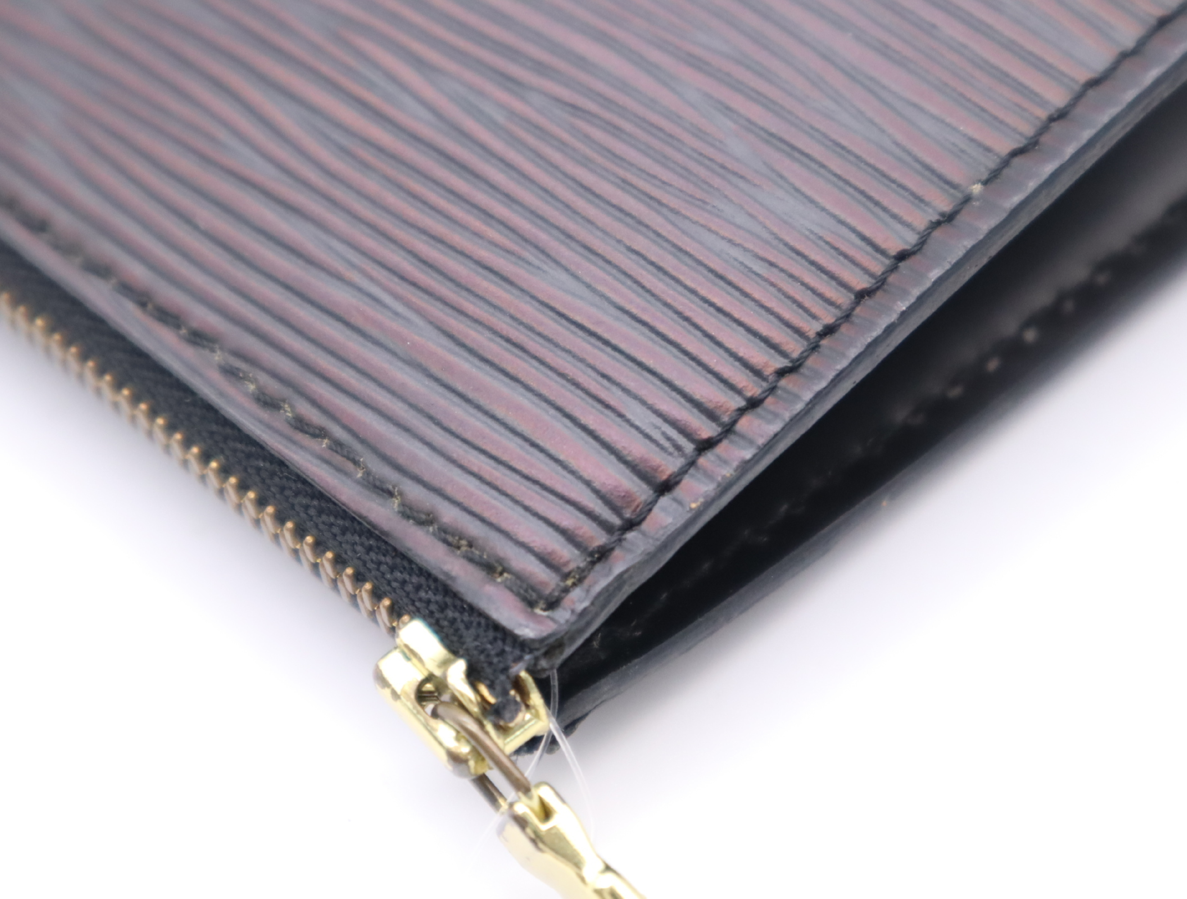 M52942 Epi Pochette Accessoires Noir Bag — view 9
