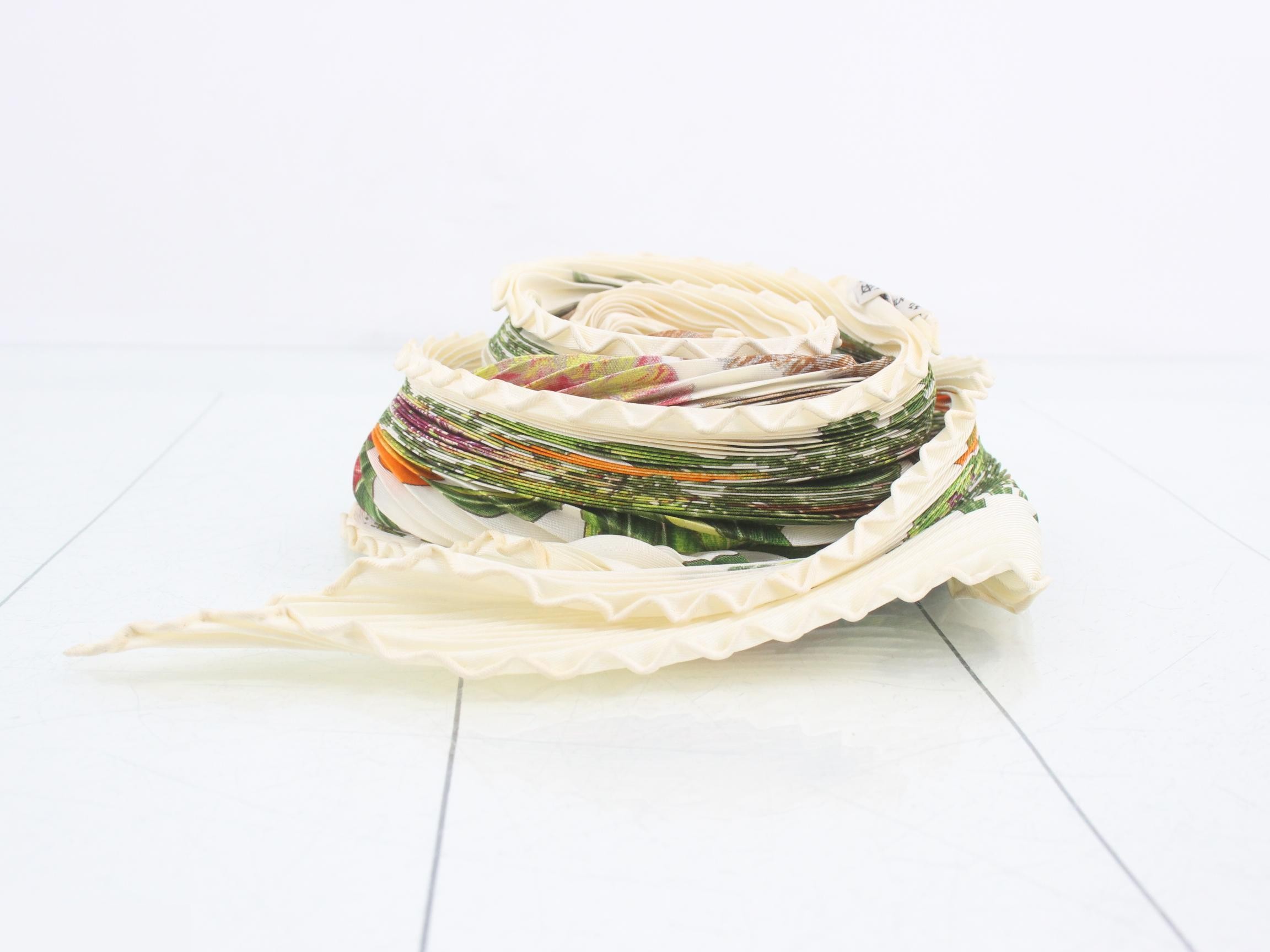 Scarf with tag — view 2