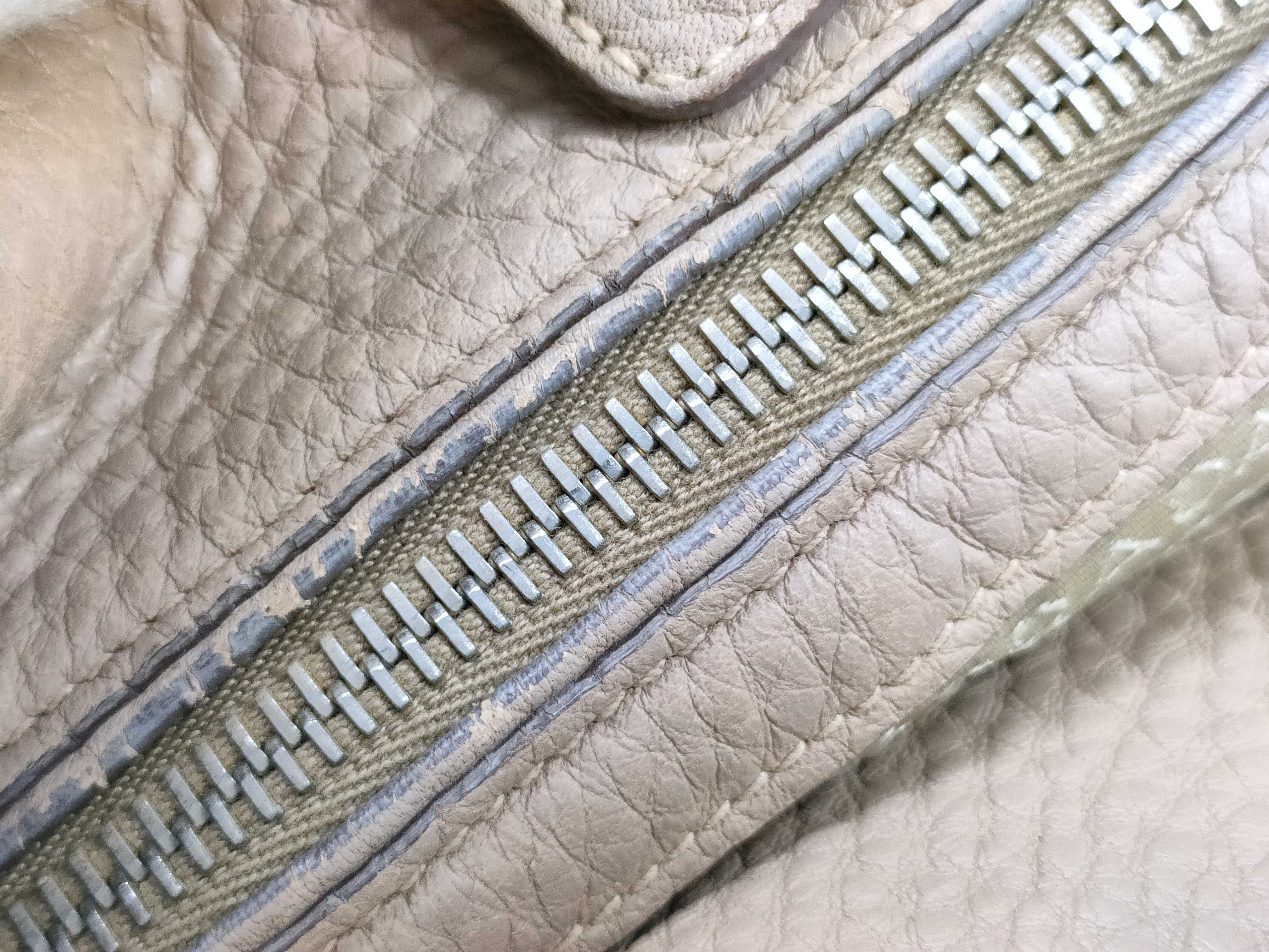 ID- Vitello Daino cow skin shoulder bag tote bag — view 10