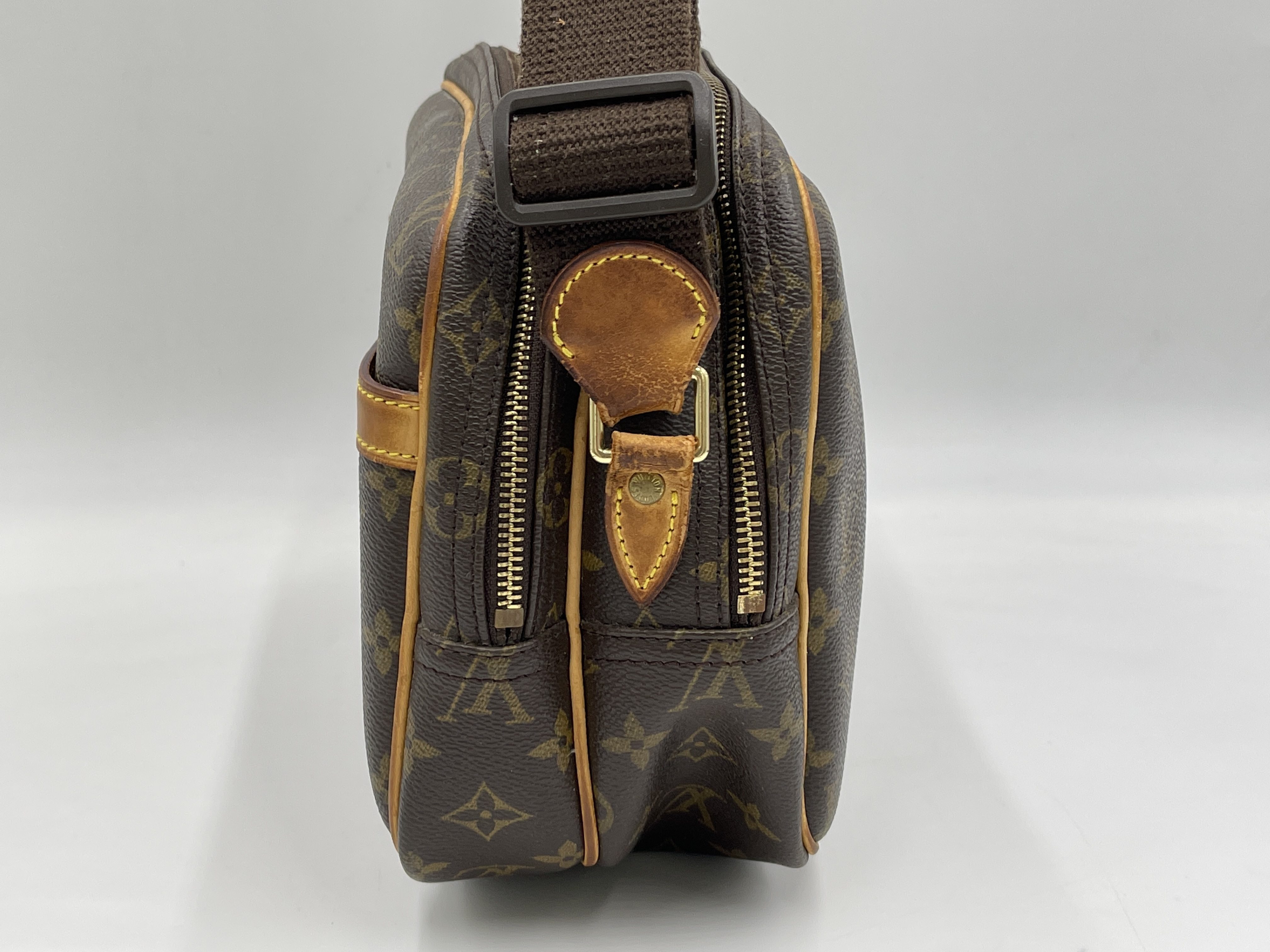 Monogram Reporter PM M45254 SP1020 Shoulder Bag — view 4