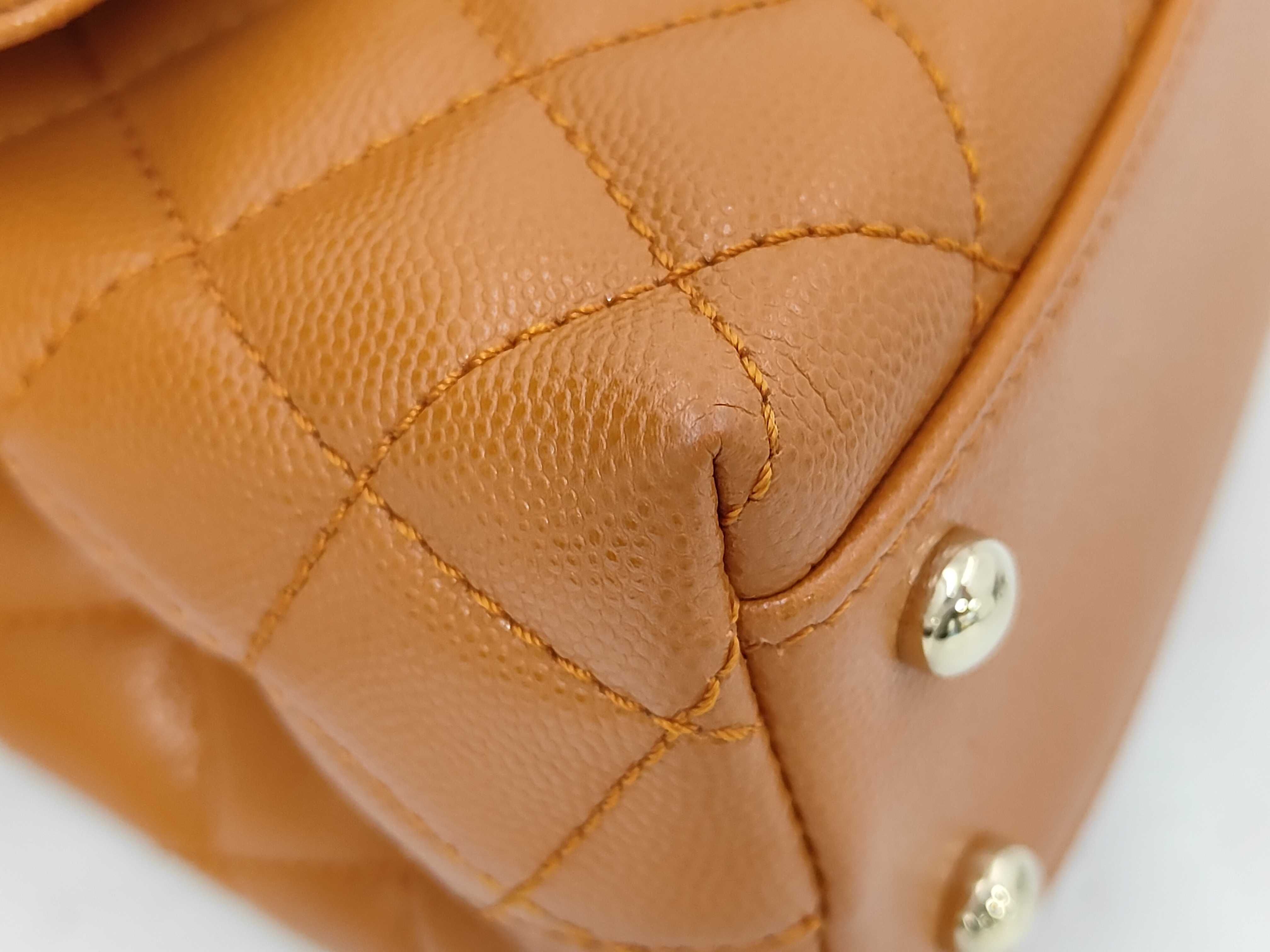Matelassé Coco Handle XS Caviar Skin Caramel Gold Hardware Serial Plate Shoulder Bag — view 3