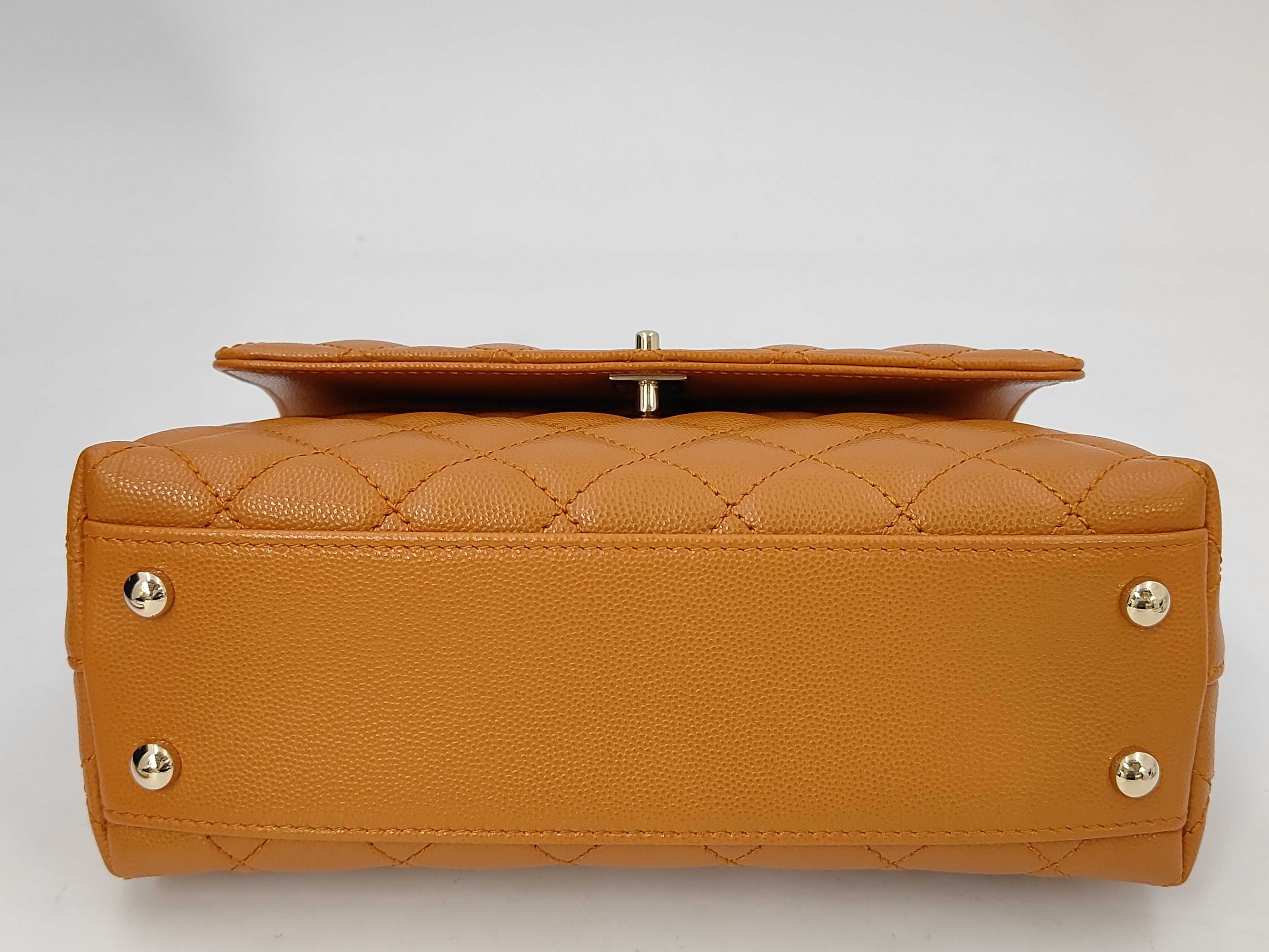 Matelassé Coco Handle XS Caviar Skin Caramel Gold Hardware Serial Plate Shoulder Bag — view 4