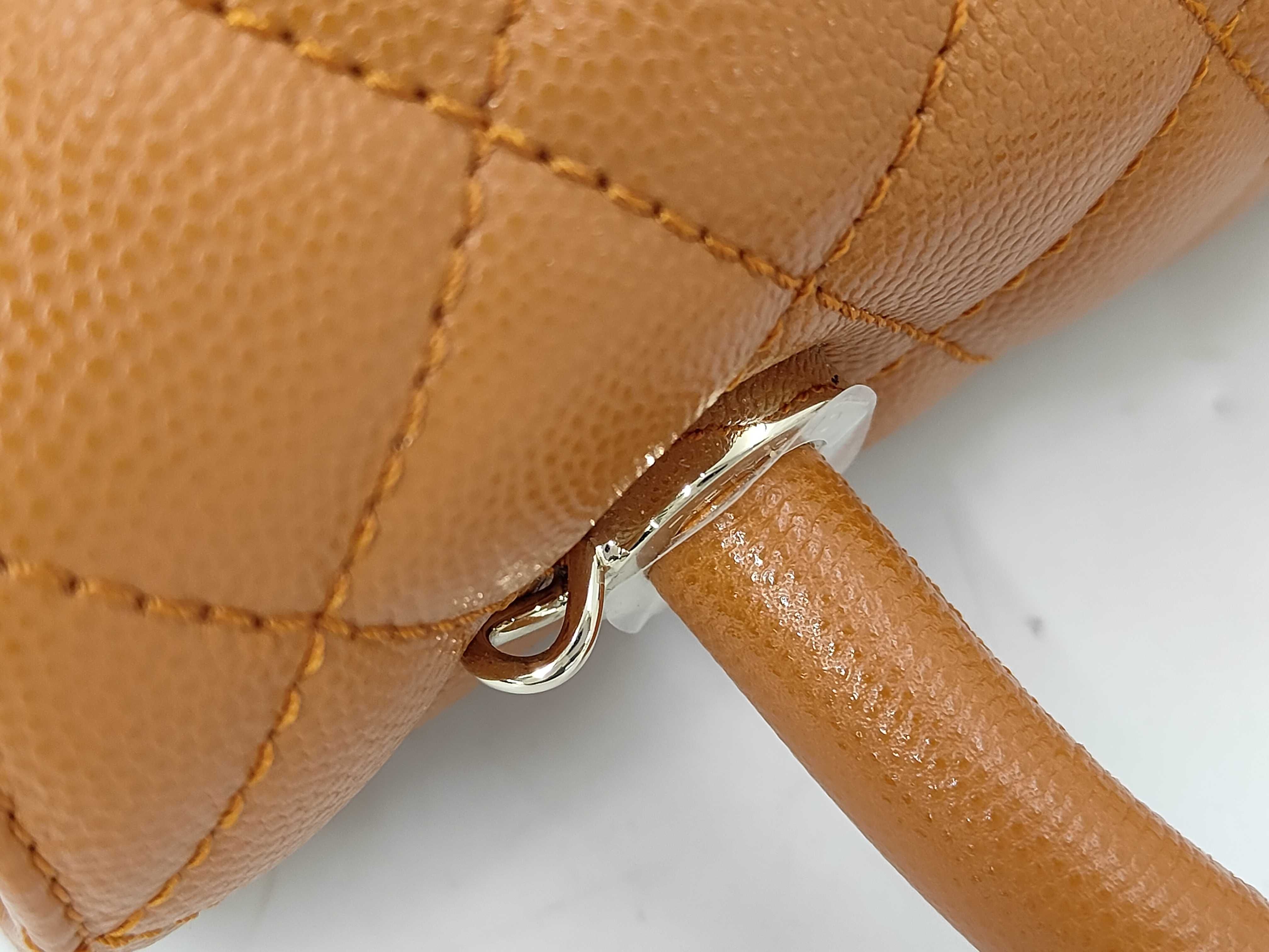Matelassé Coco Handle XS Caviar Skin Caramel Gold Hardware Serial Plate Shoulder Bag — view 7