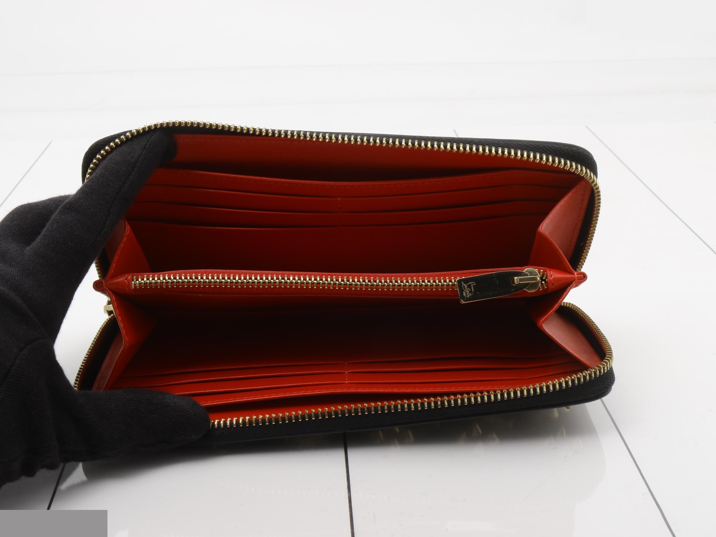 Other lines: Bags and Wallets — view 4