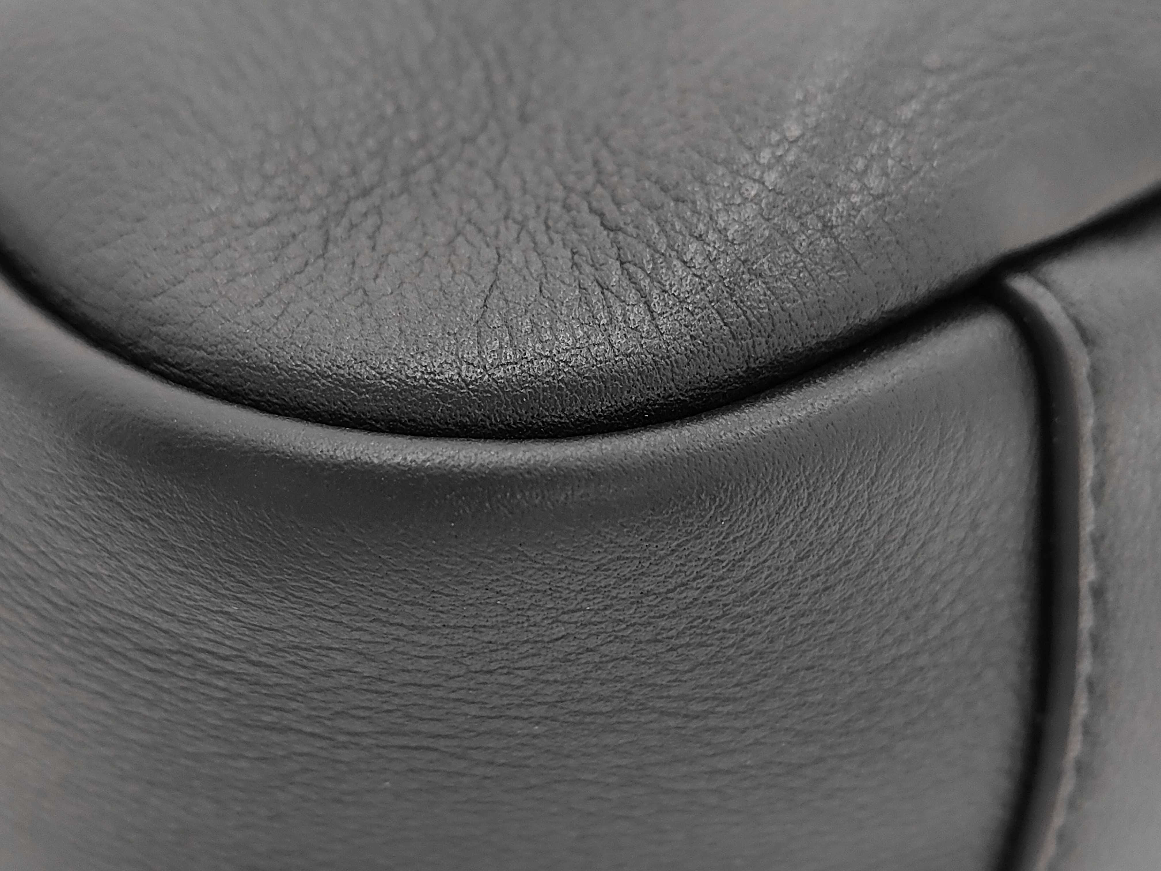 Hobo Calf Leather Shoulder Bag Small Bag — view 4