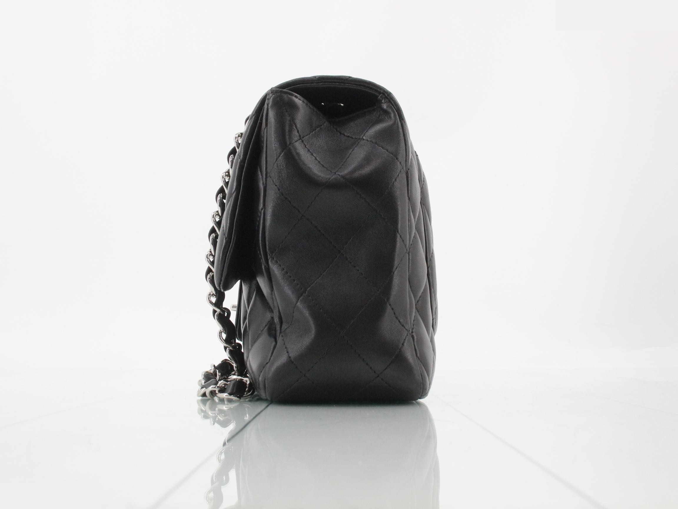 Large Matelassé 30 Leather Coco Mark Double Chain Shoulder Bag — view 3