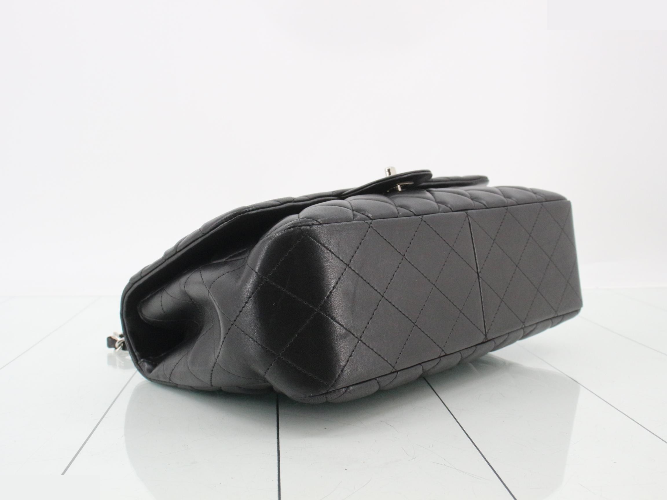 Large Matelassé 30 Leather Coco Mark Double Chain Shoulder Bag — view 5