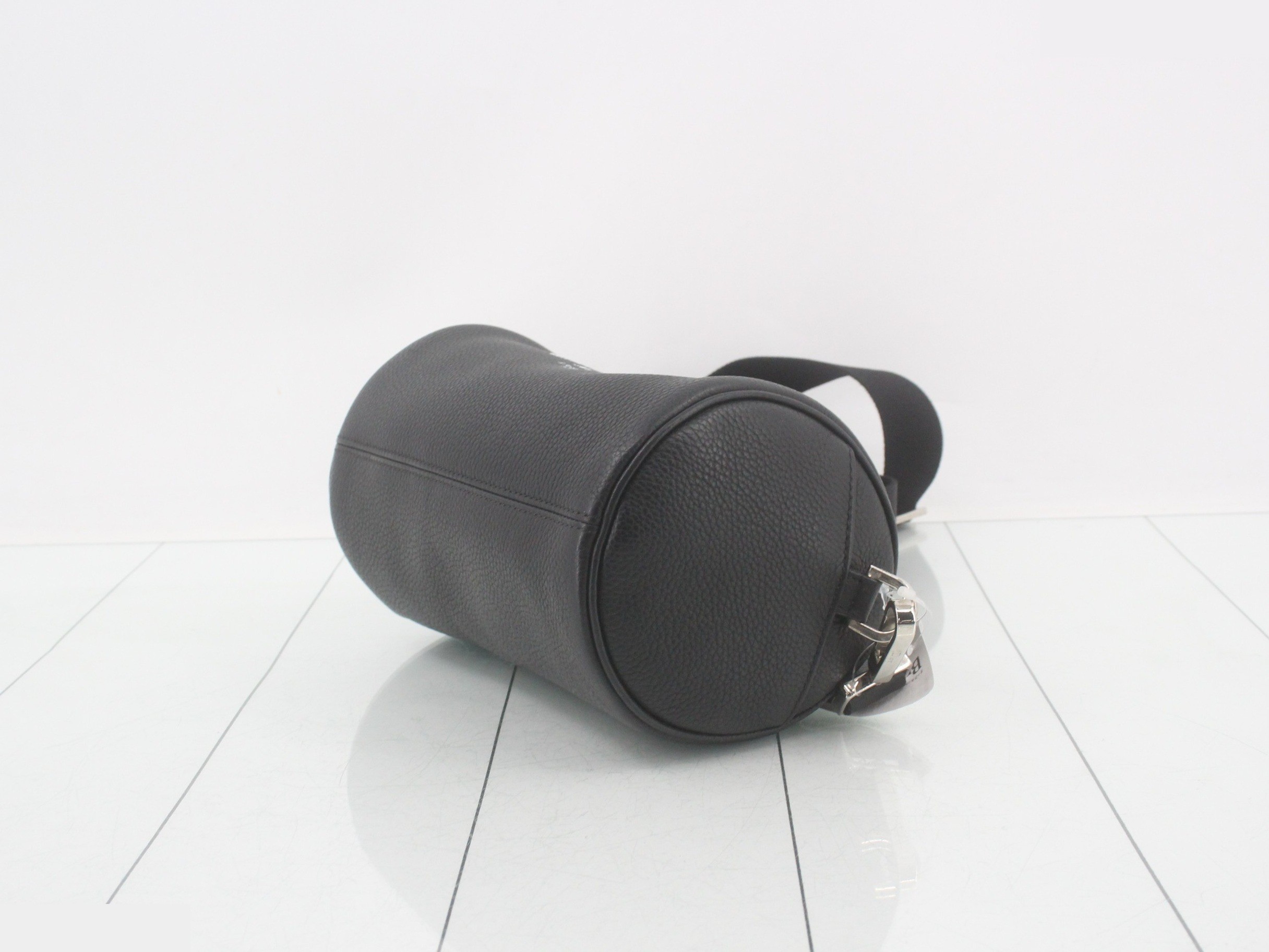 Roller shoulder bag, leather, black — view 6