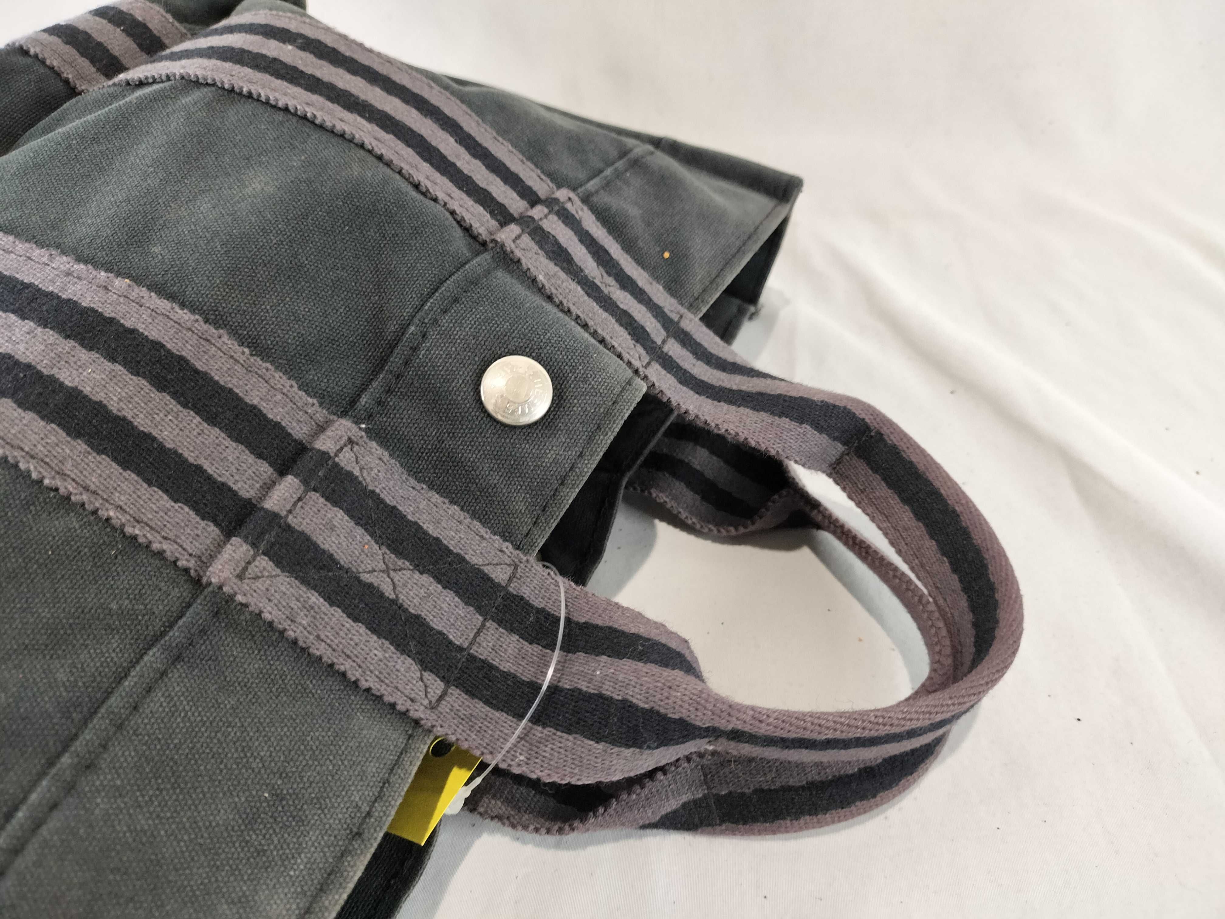 Fourre-Tout PM Handbag — view 4