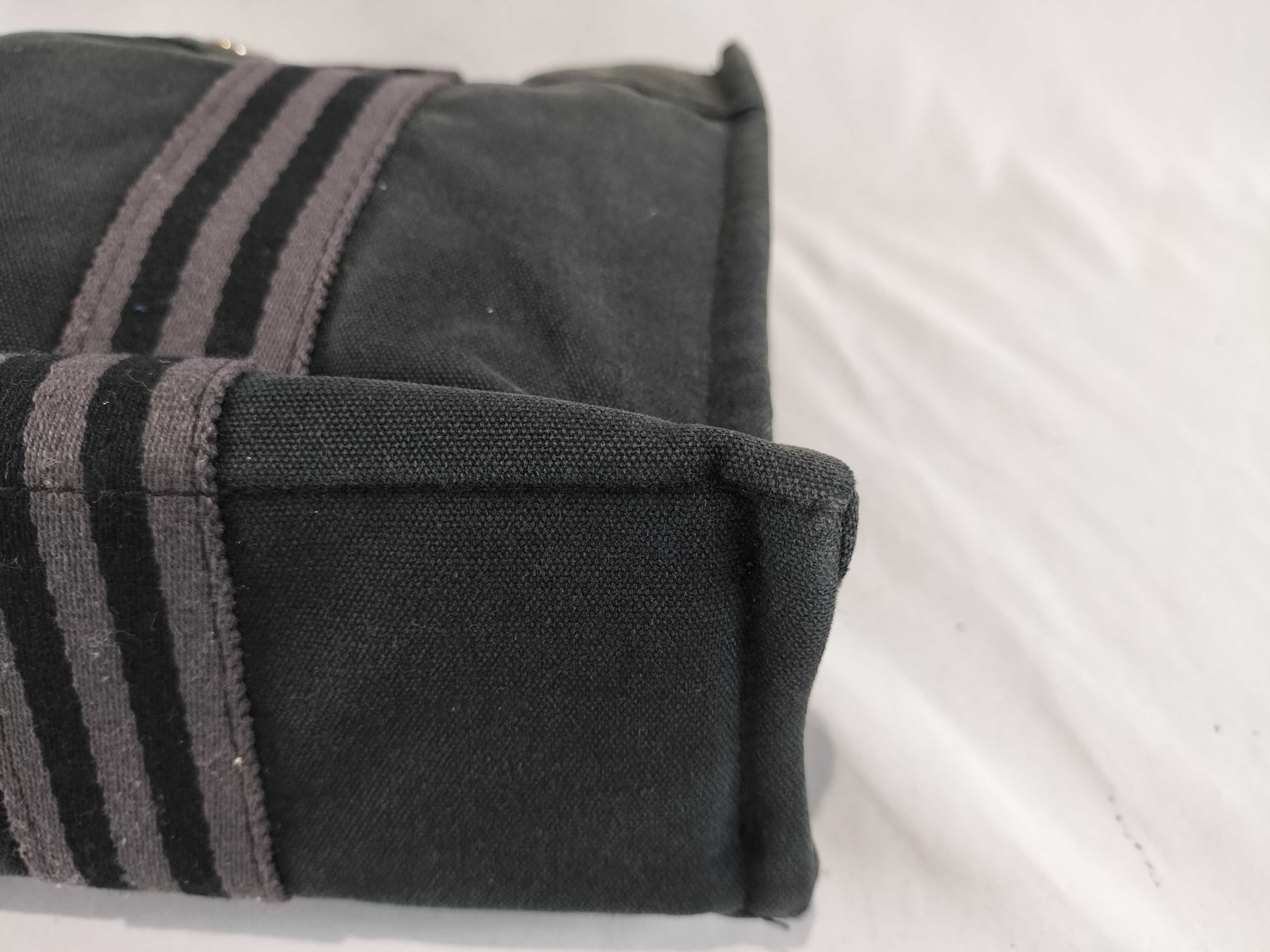 Fourre-Tout PM Handbag — view 7