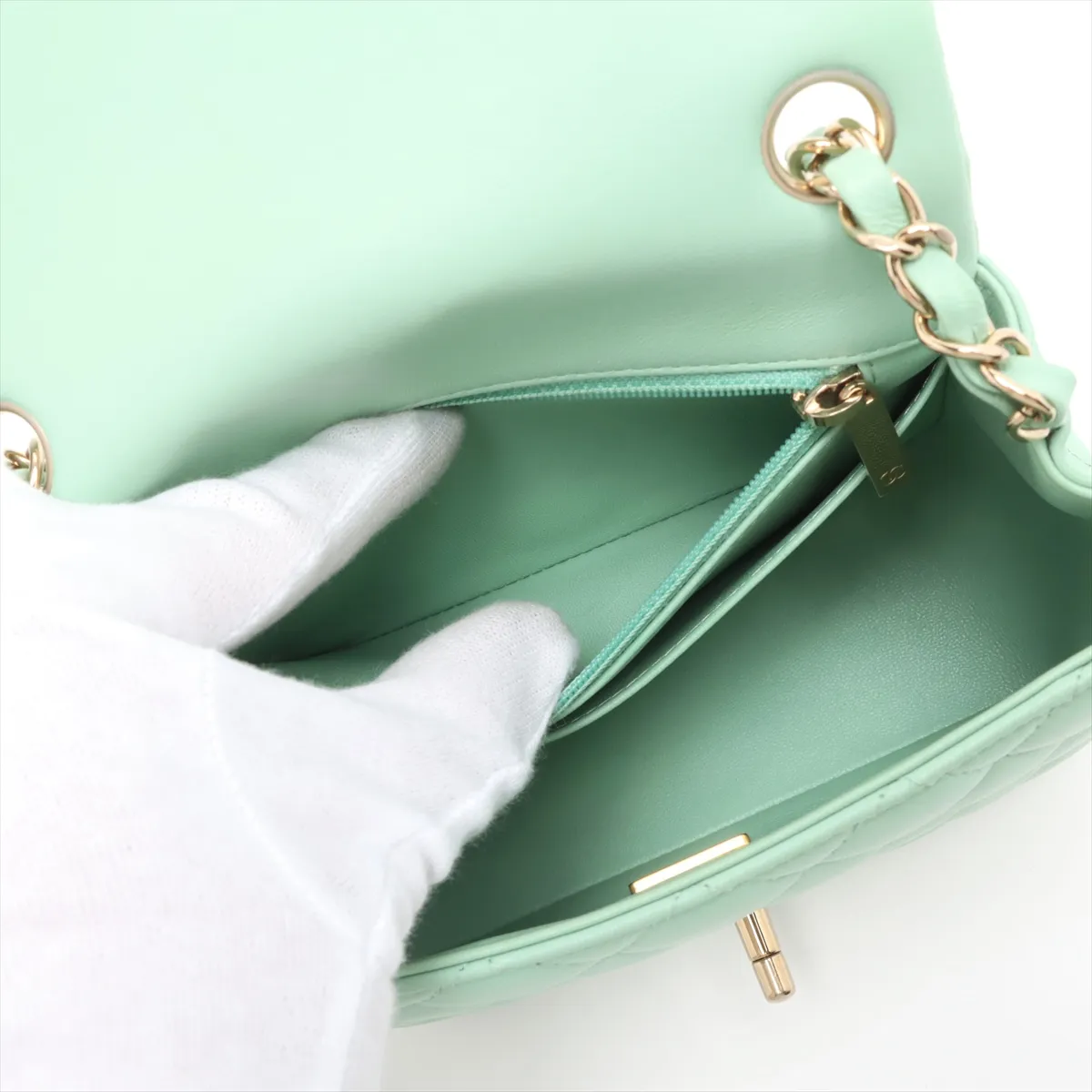Mini Matelasse 17 Lambskin Single Flap Single Chain Bag Green Gold Hardware J1KL9218 Random Plate A35200 — view 8