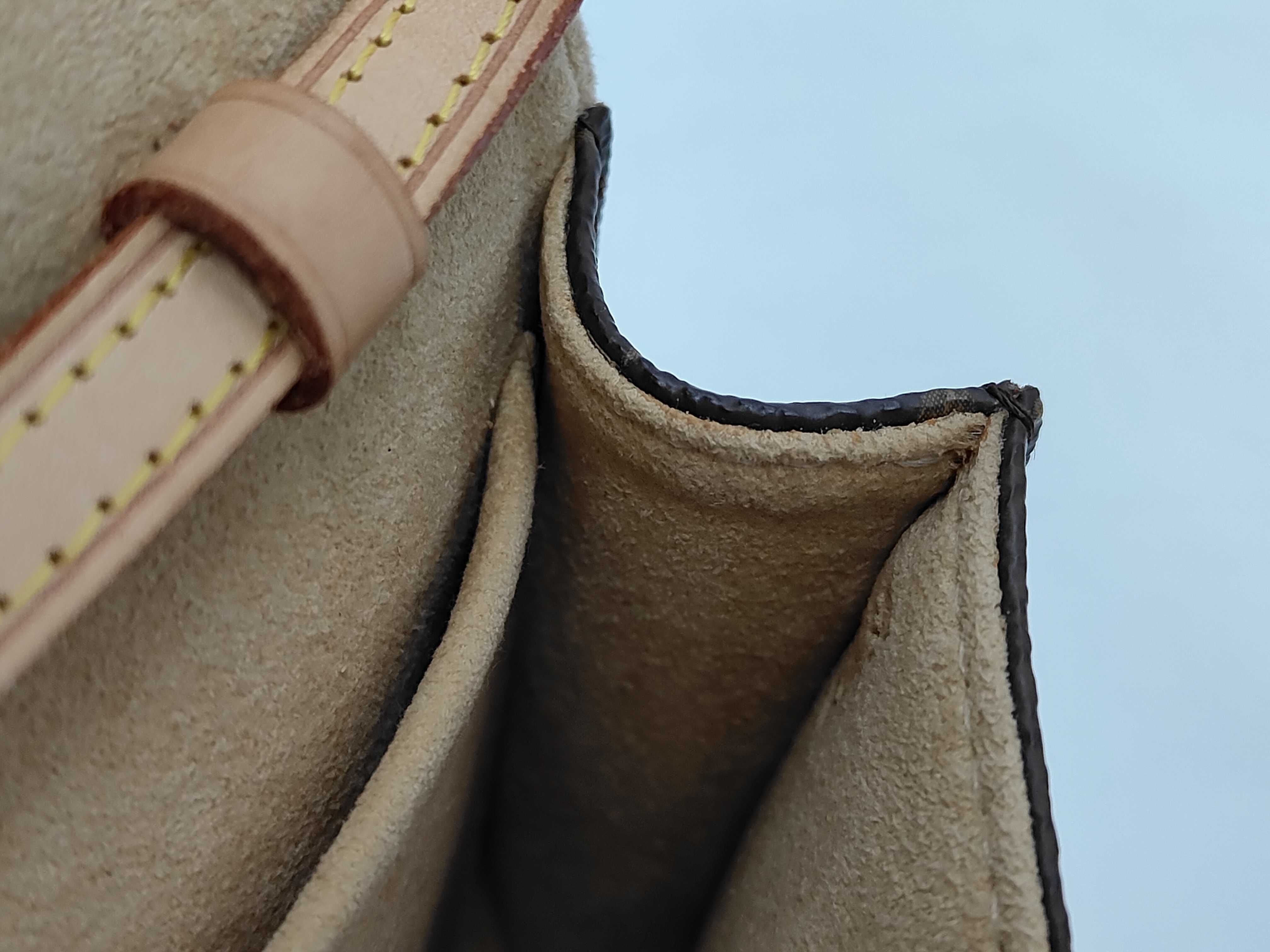 Monogram Louis Vuitton Pochette Twin GM Shoulder Bag Monogram M51852 Shoulder Bag — view 10