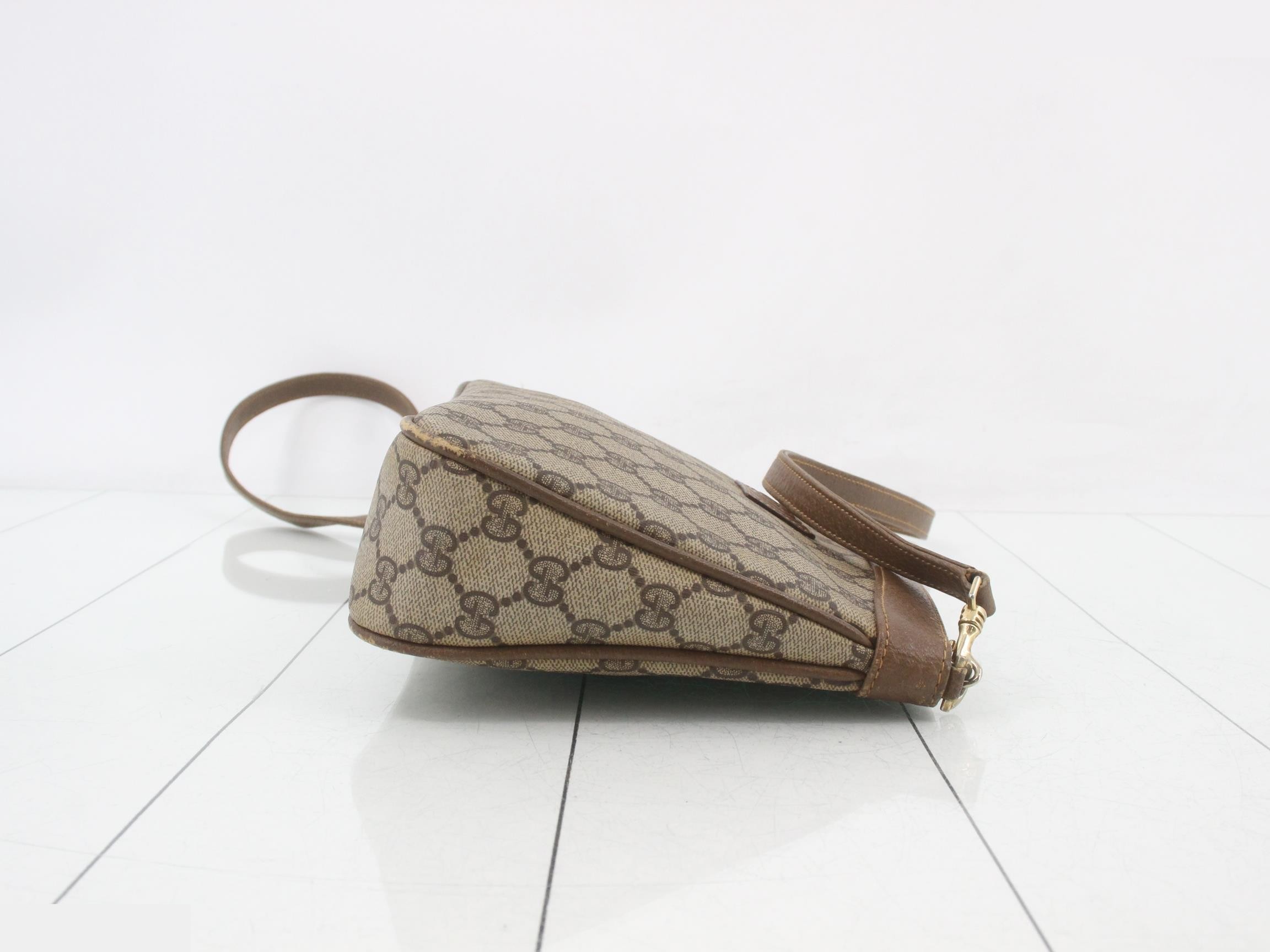 GG Supreme Leather Shoulder Bag — view 3