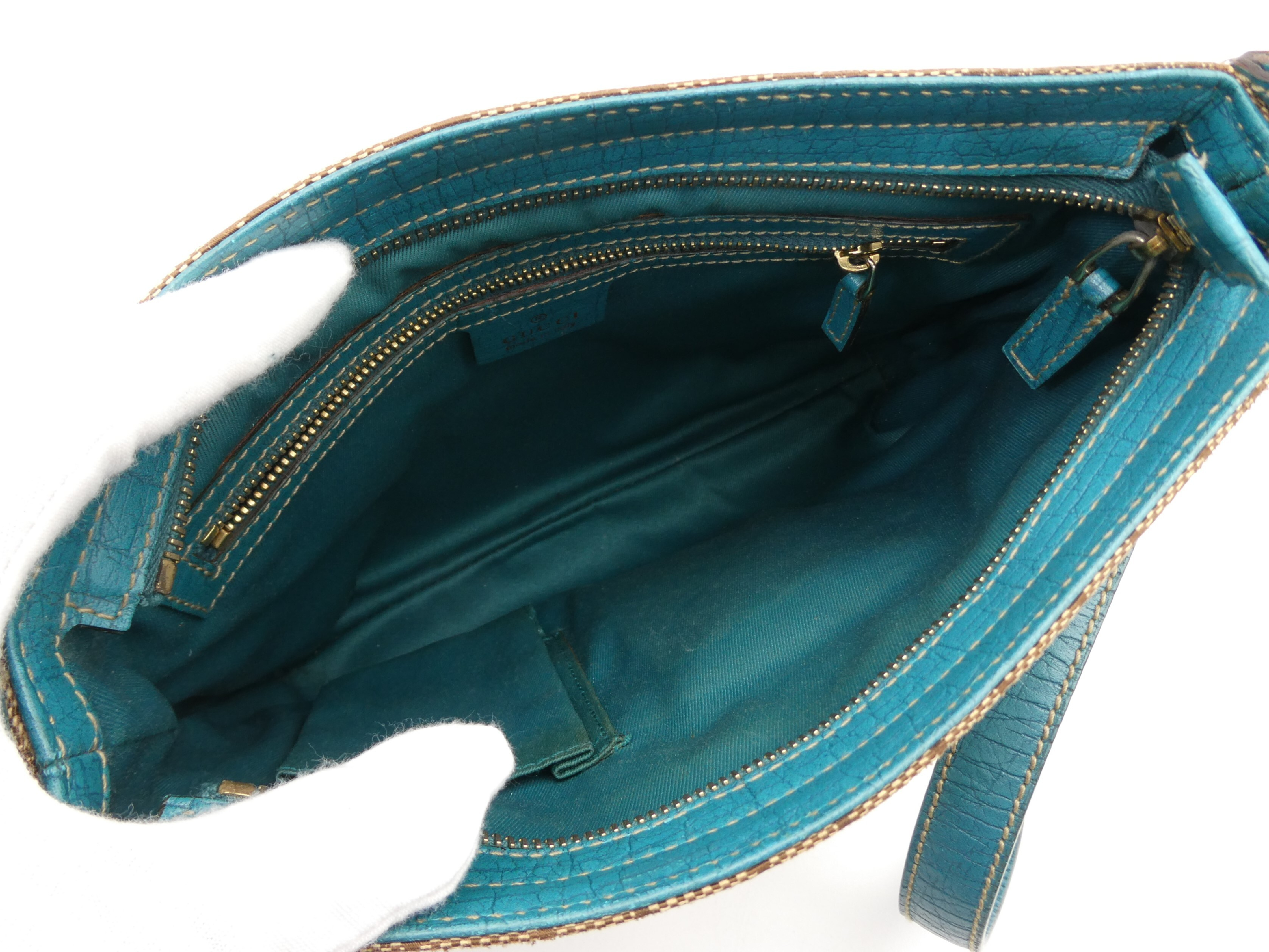 GG Canvas Horsebit Hardware Shoulder Bag — view 7