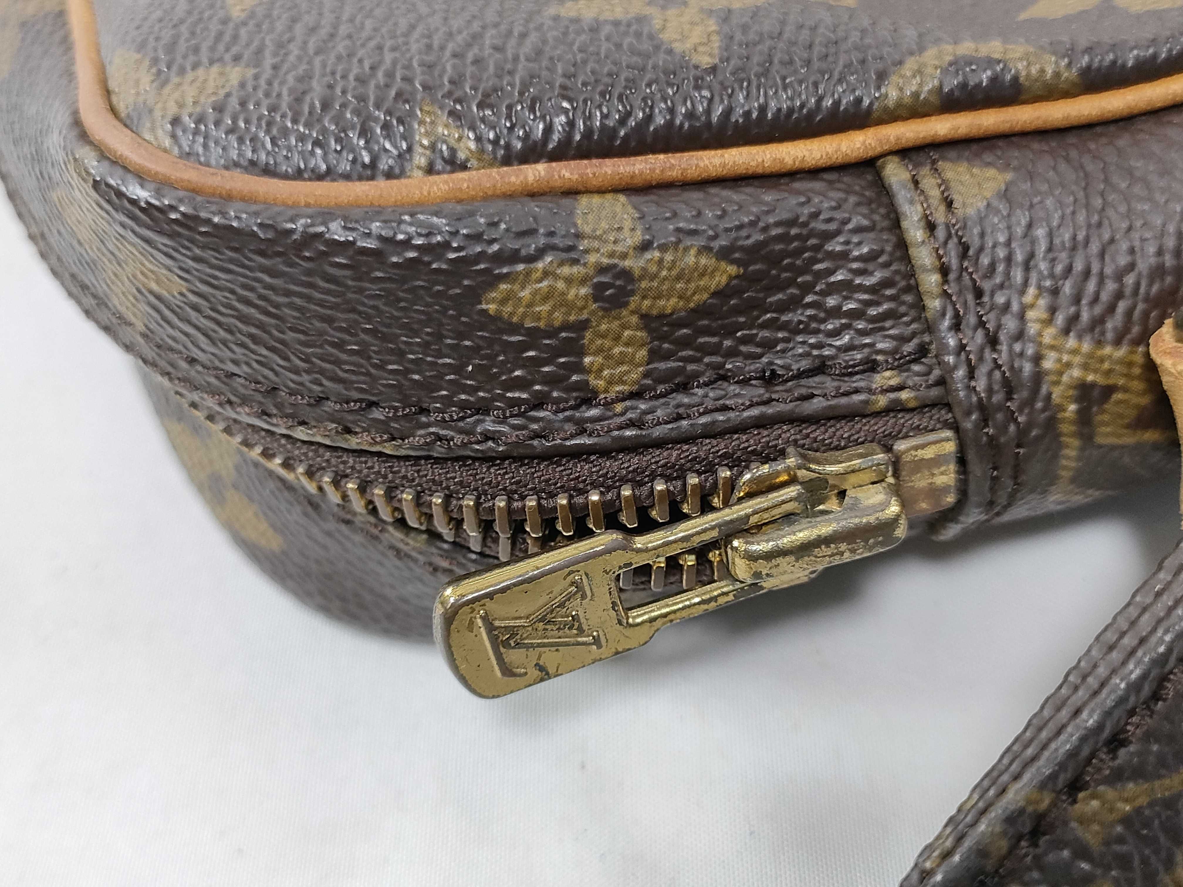 Monogram Louis Vuitton Shoulder Bag — view 9