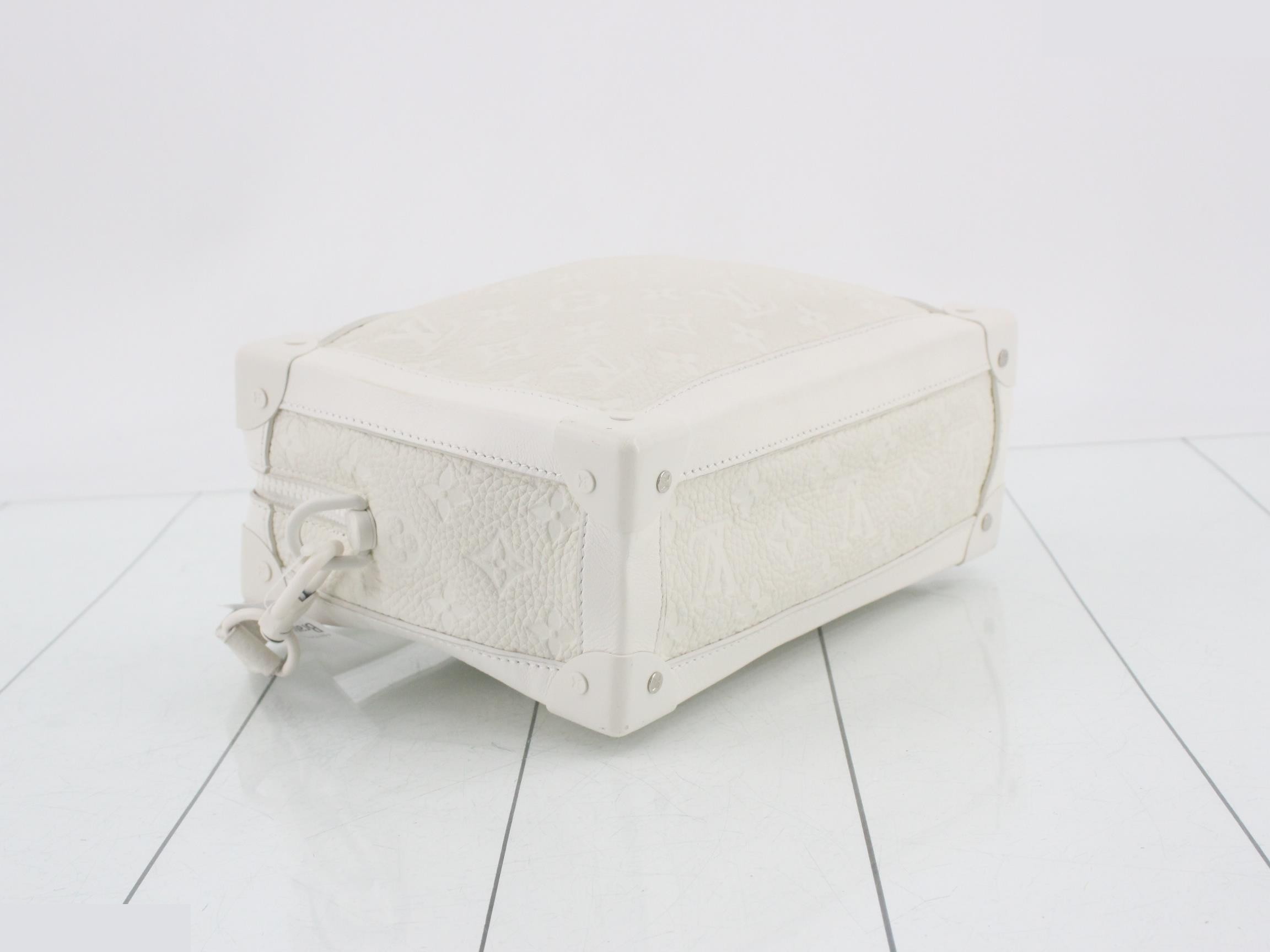 Soft Trunk — view 5