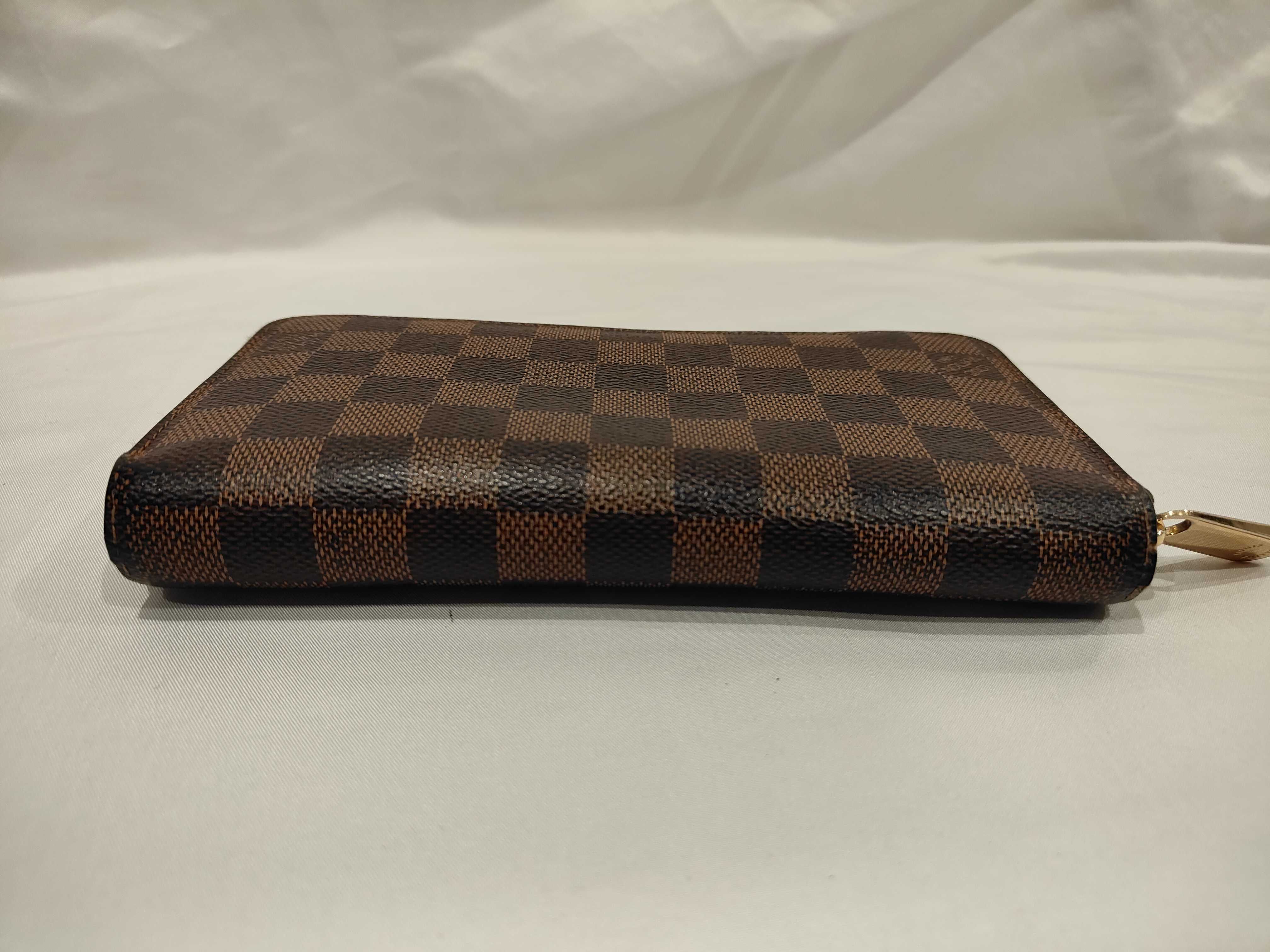 Damier Zippy Wallet Billfold — view 3