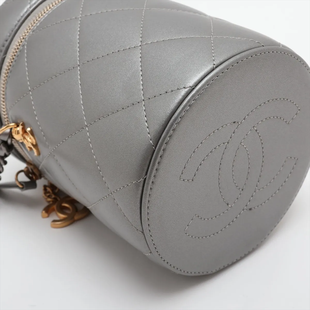 Matelassé Lambskin Chain Shoulder Bag, Silver with Gold and Silver Hardware, H40X0E17, Random Plate — view 4