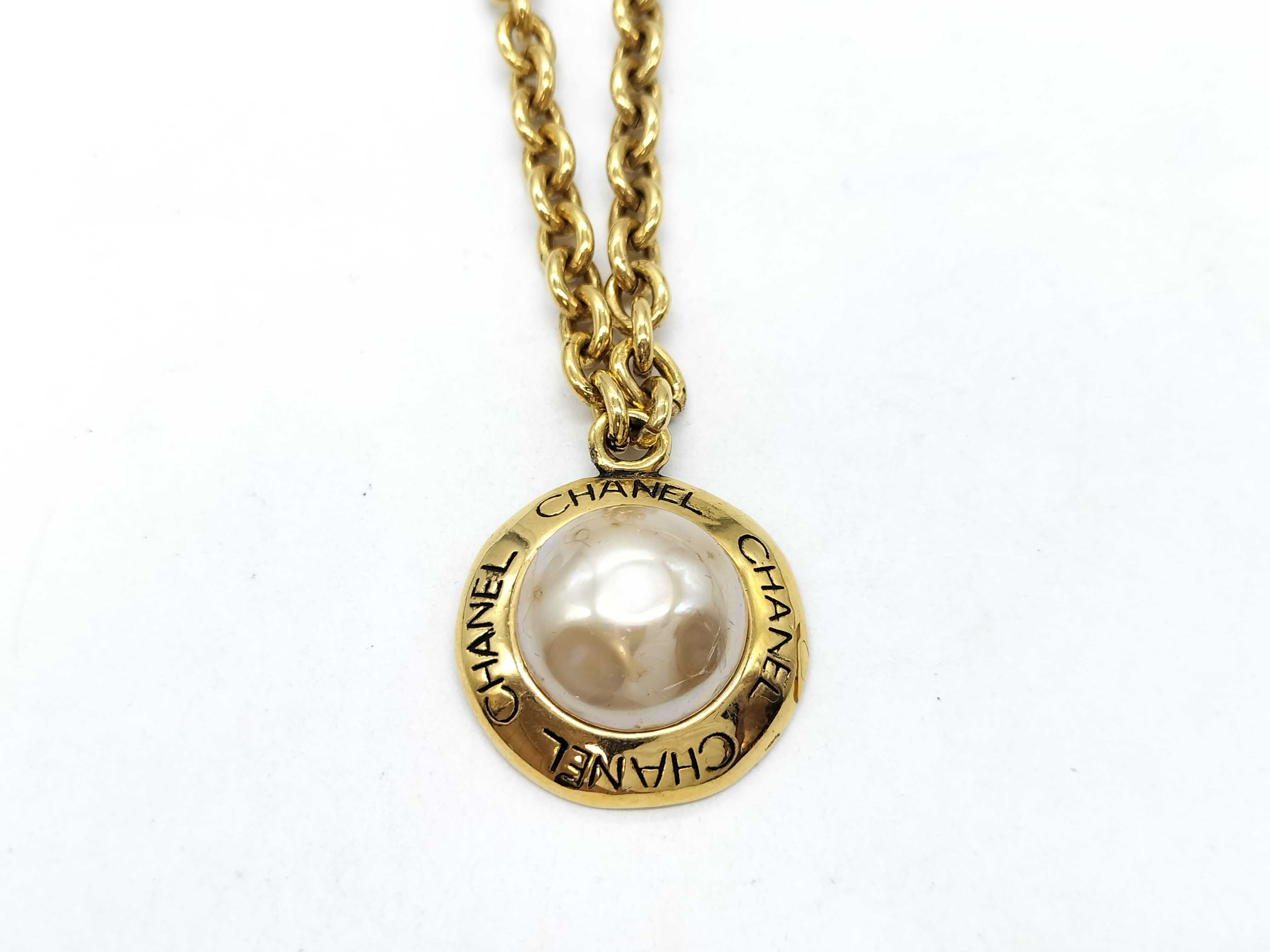 Faux Pearl Circle Logo Necklace 3726 Necklace
