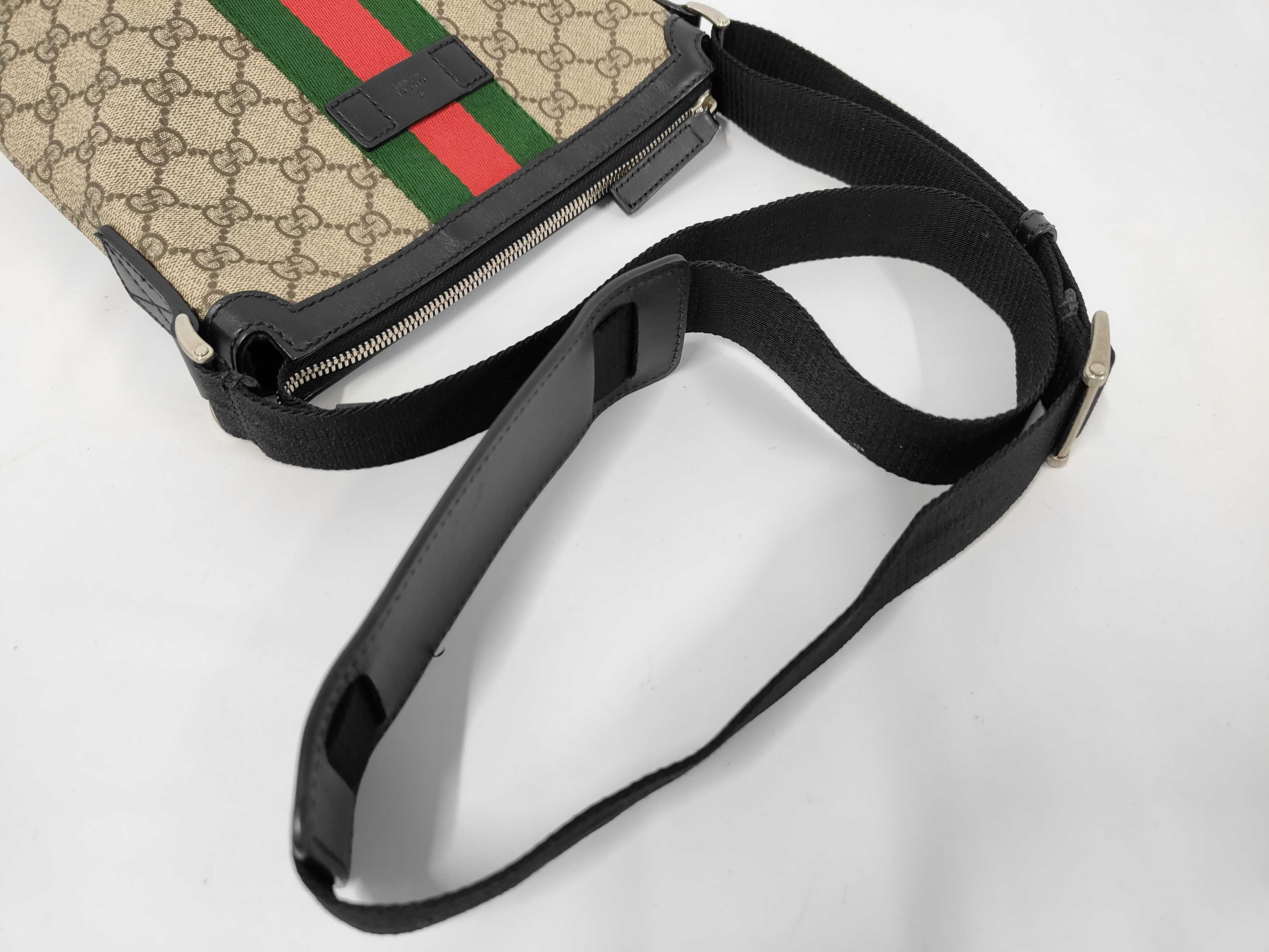 GG Supreme Sherry Shoulder Bag — view 3