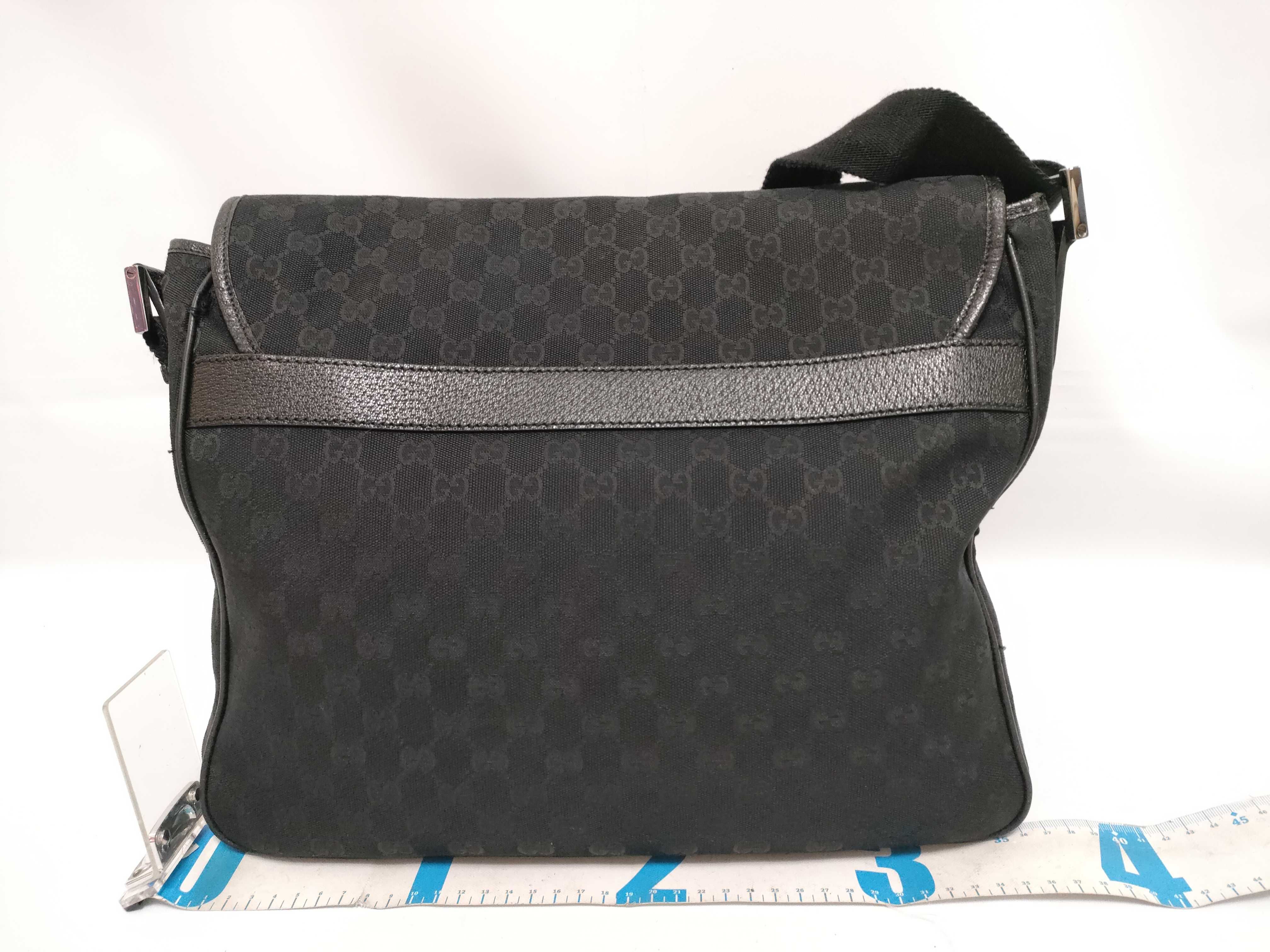 GG Canvas Shoulder Bag — view 2