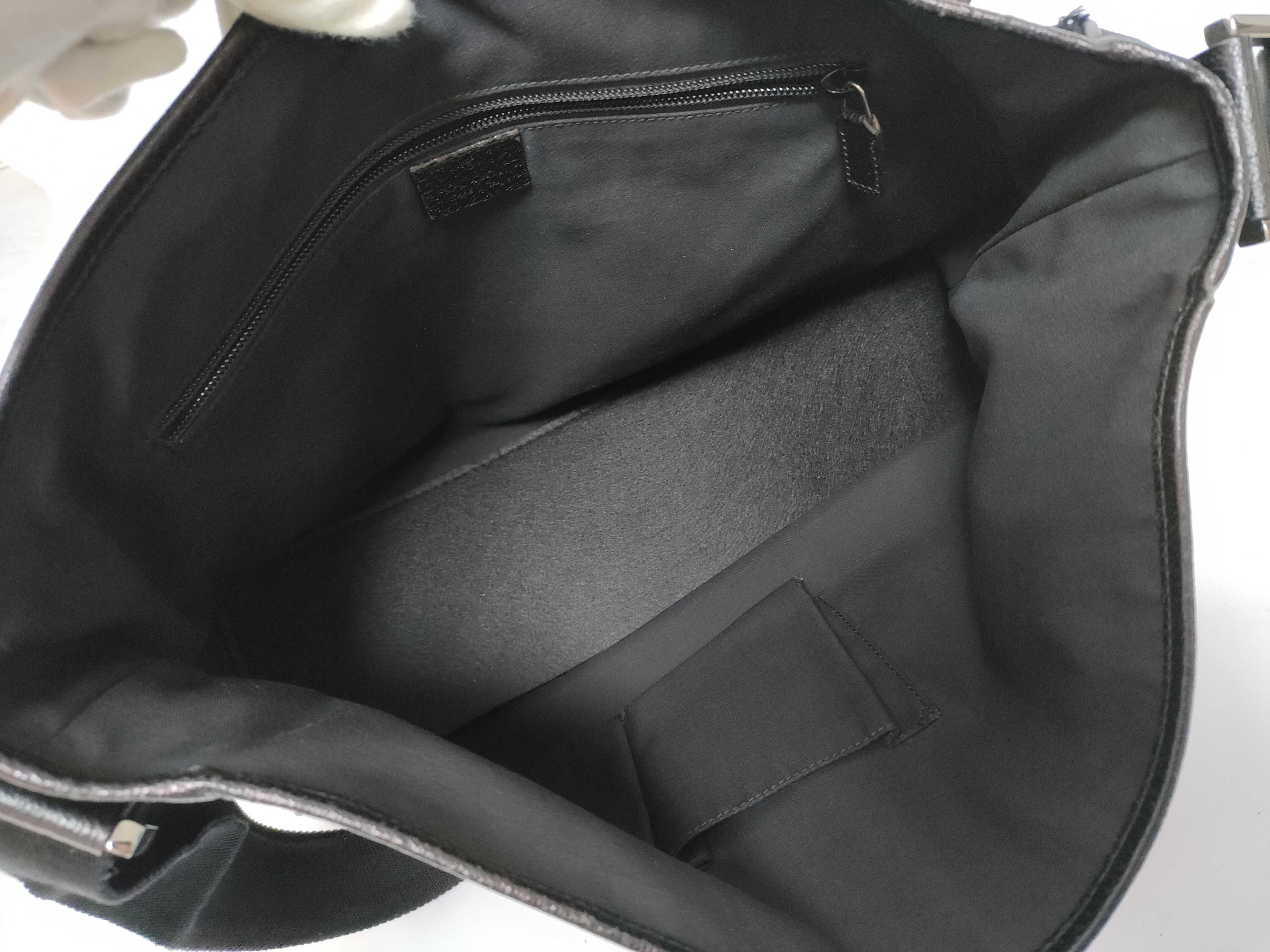 GG Canvas Shoulder Bag — view 11