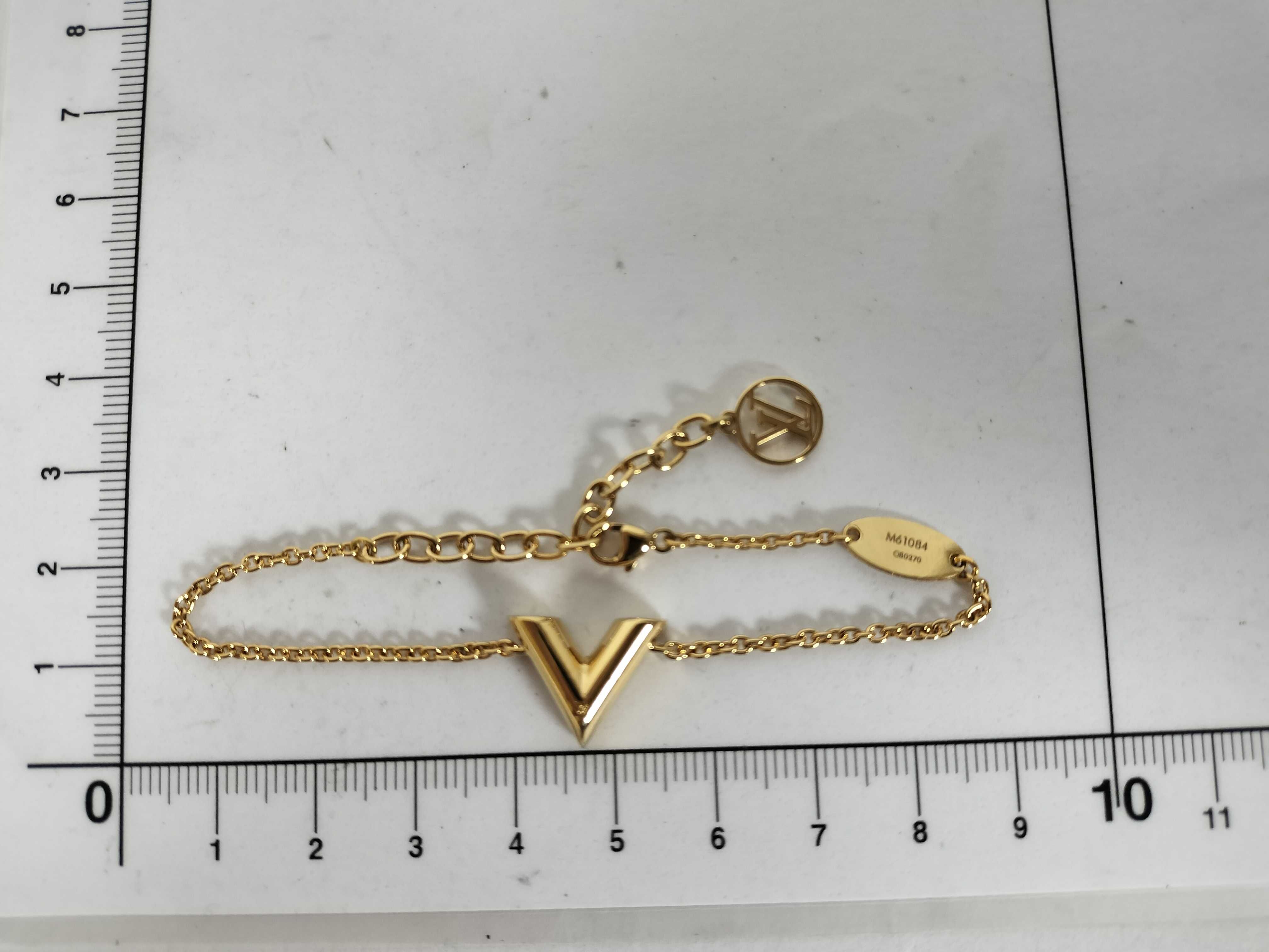 Essential V Bracelet M61084 OB0270 Bracelet/Bangle — view 8