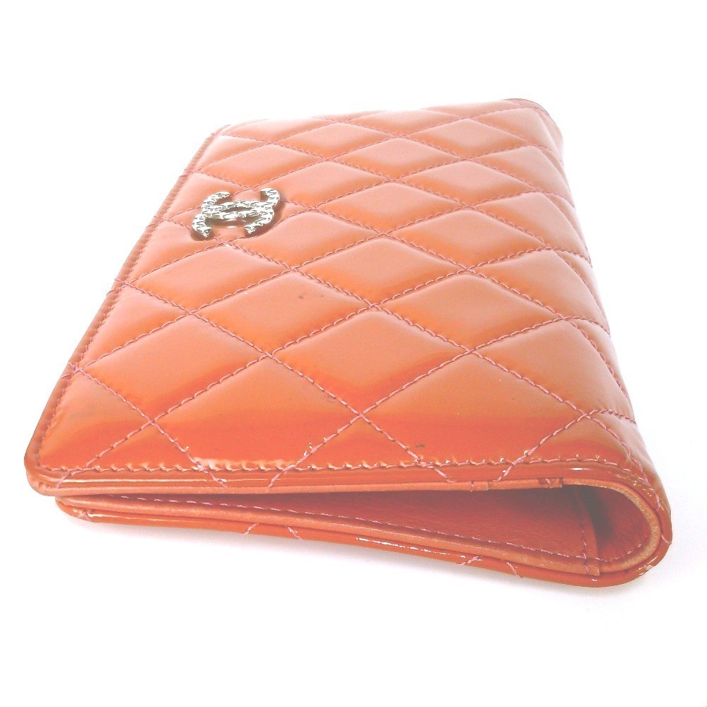Matelassé (bags) and wallets — view 6