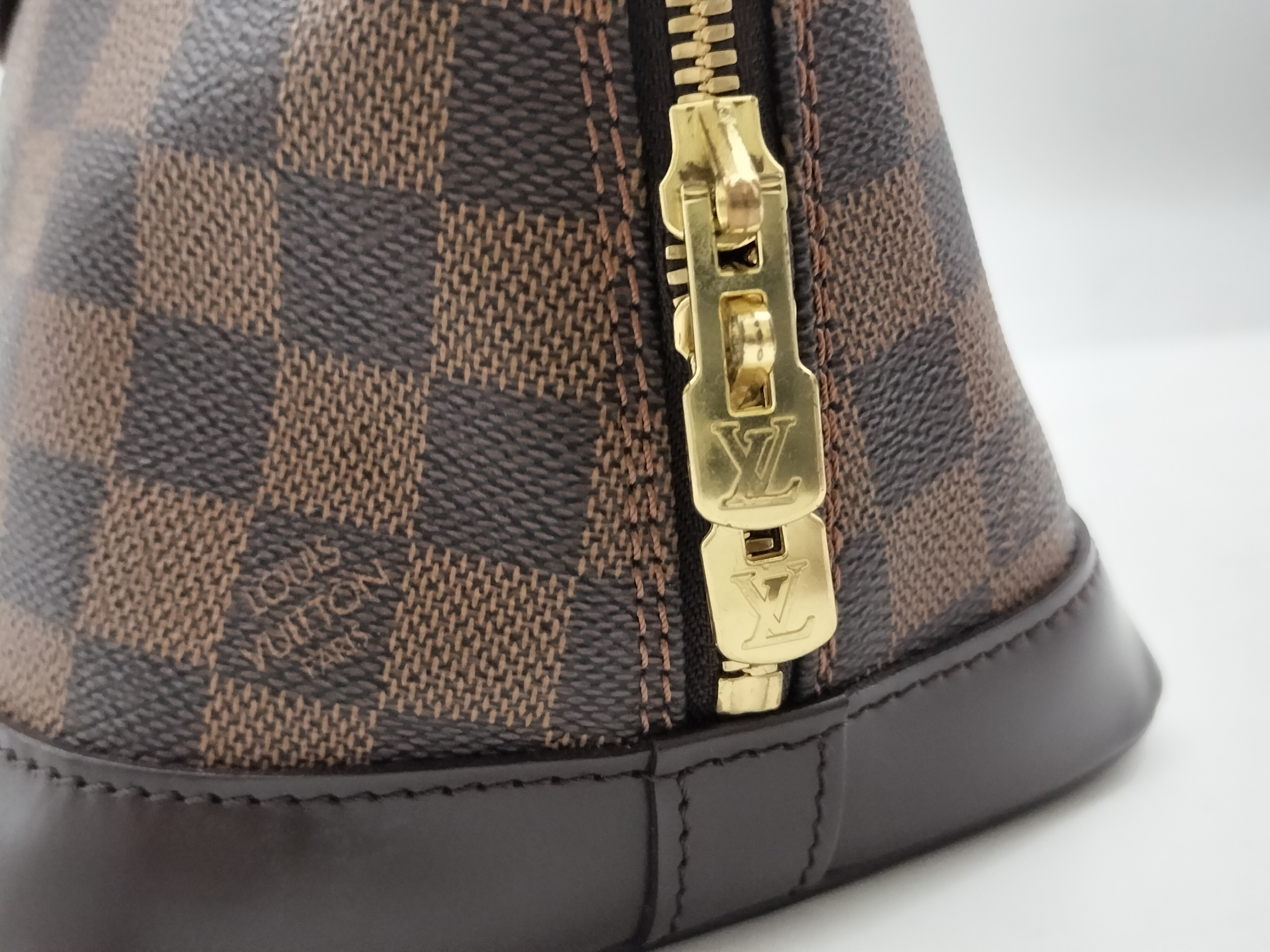 Damier Alma N51131 Handbag — view 13