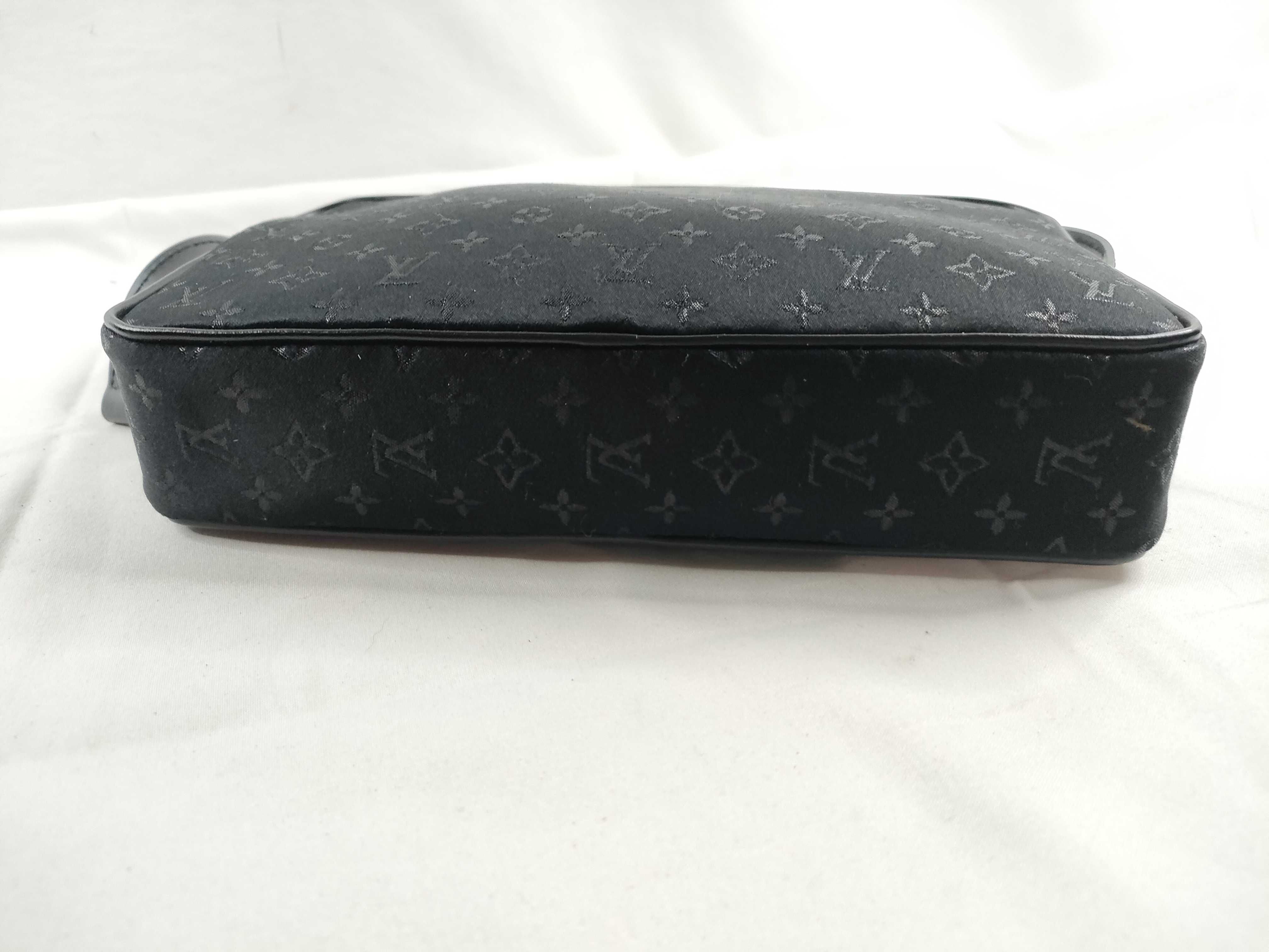 Monogram Mini Louis Vuitton Black Monogram Mini Satin Pochette Conte de Fée M92275 Shoulder Bag — view 4