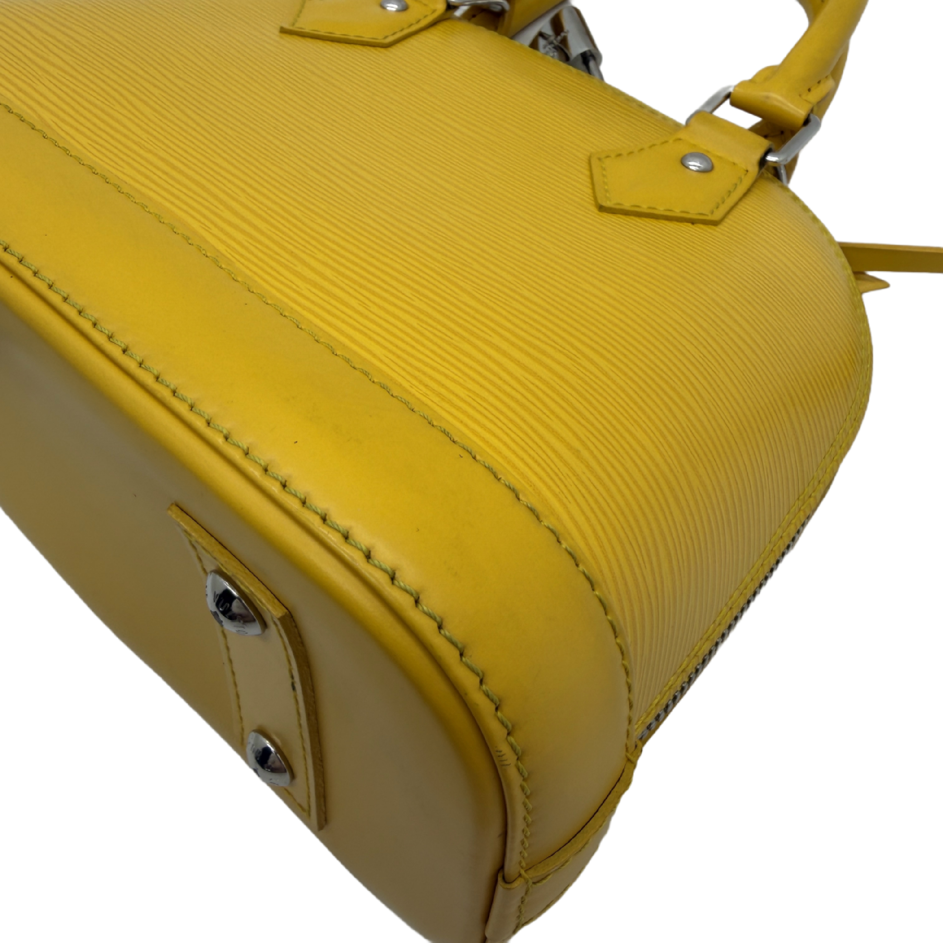 Epi Alma Handbag Shoulder Bag — view 9