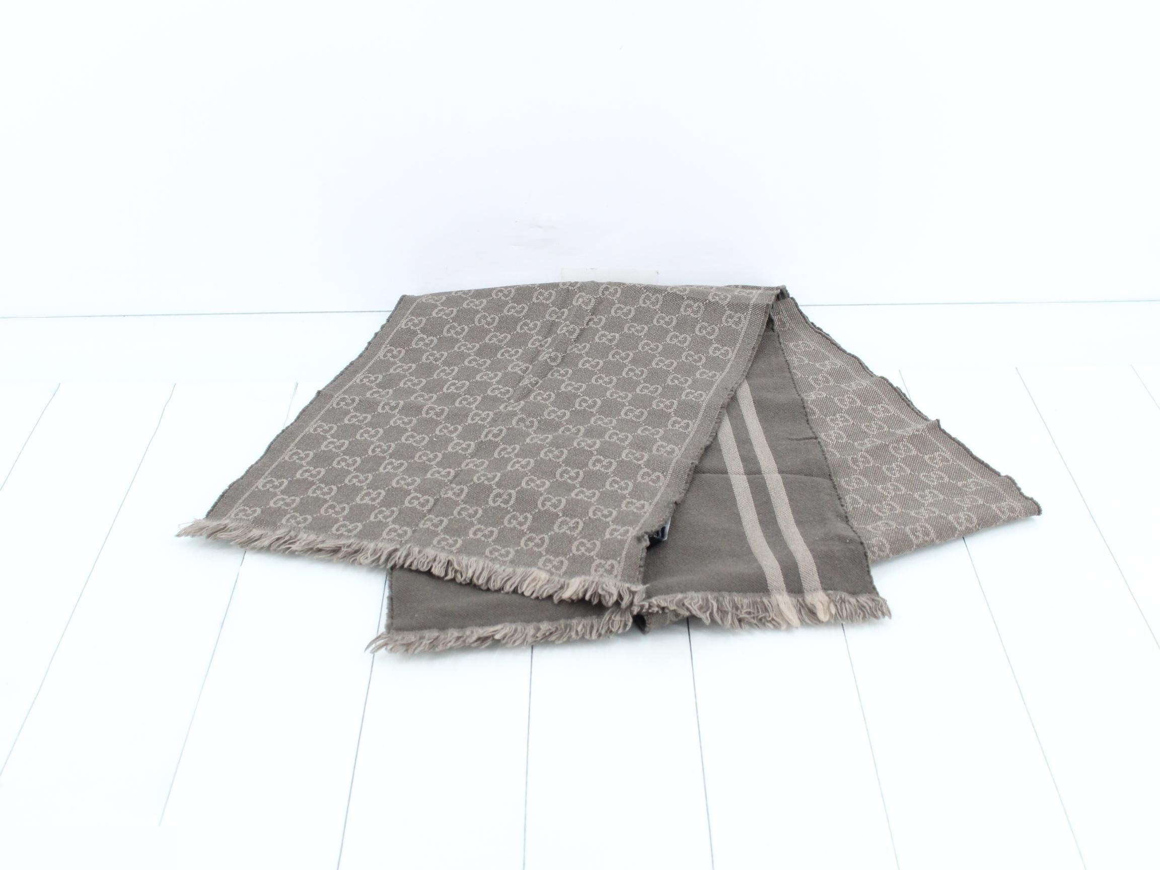 Tag attached. GG pattern Gucci scarf. — view 2