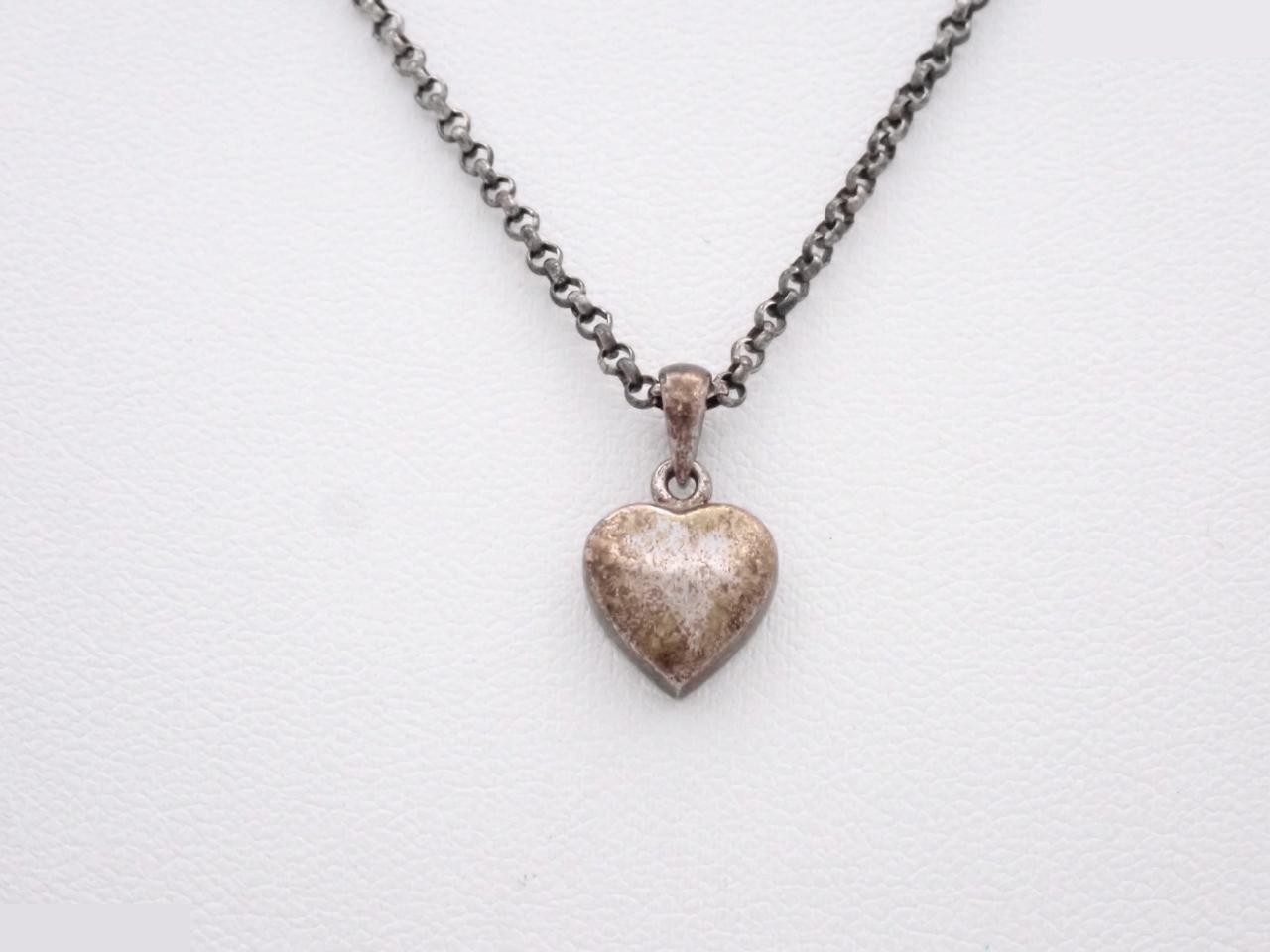 Necklace, chain approximately 38cm