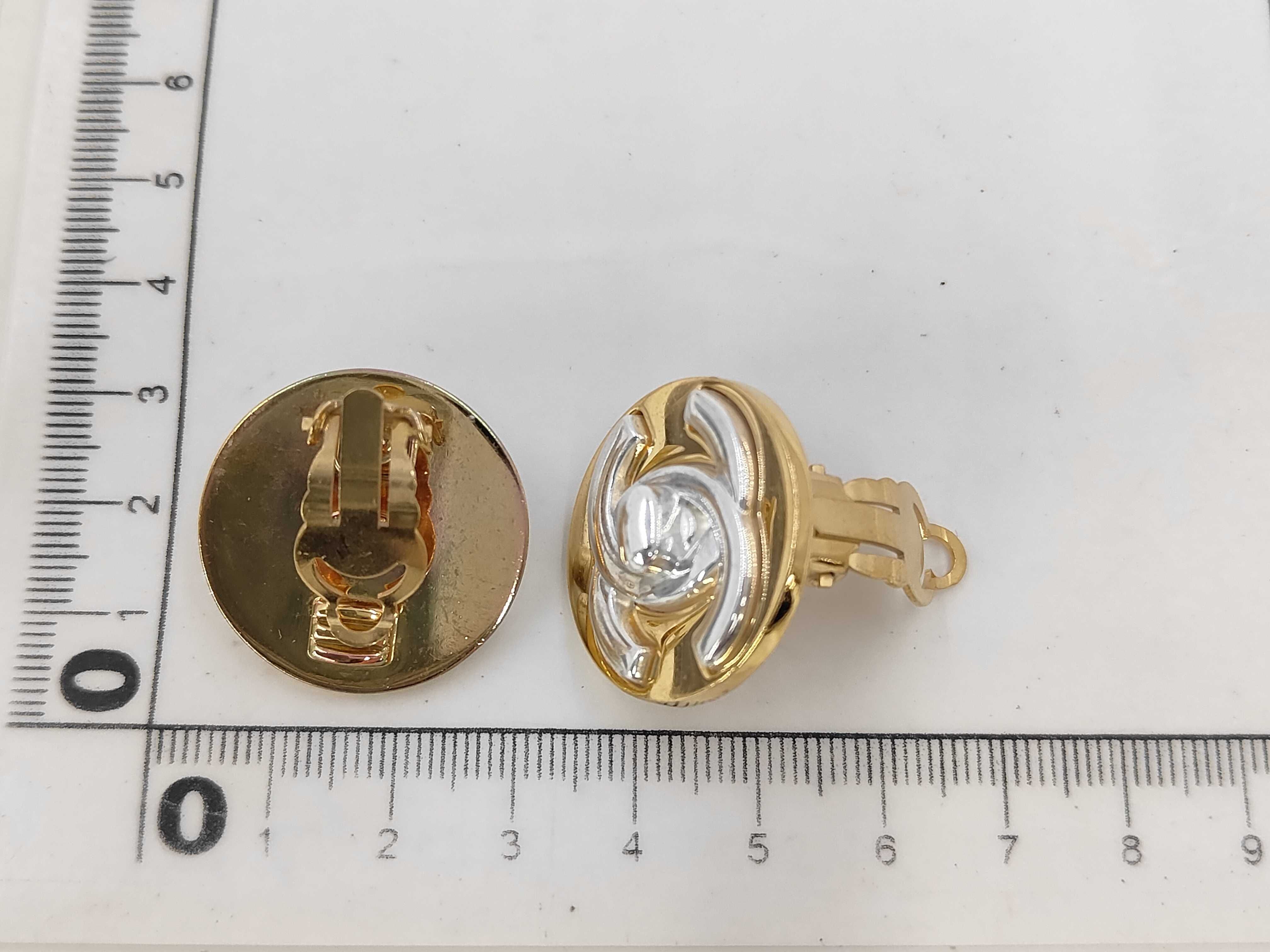 earrings, turnlock style, gold and silver, 2.5cm diameter, item number 97A. — view 6