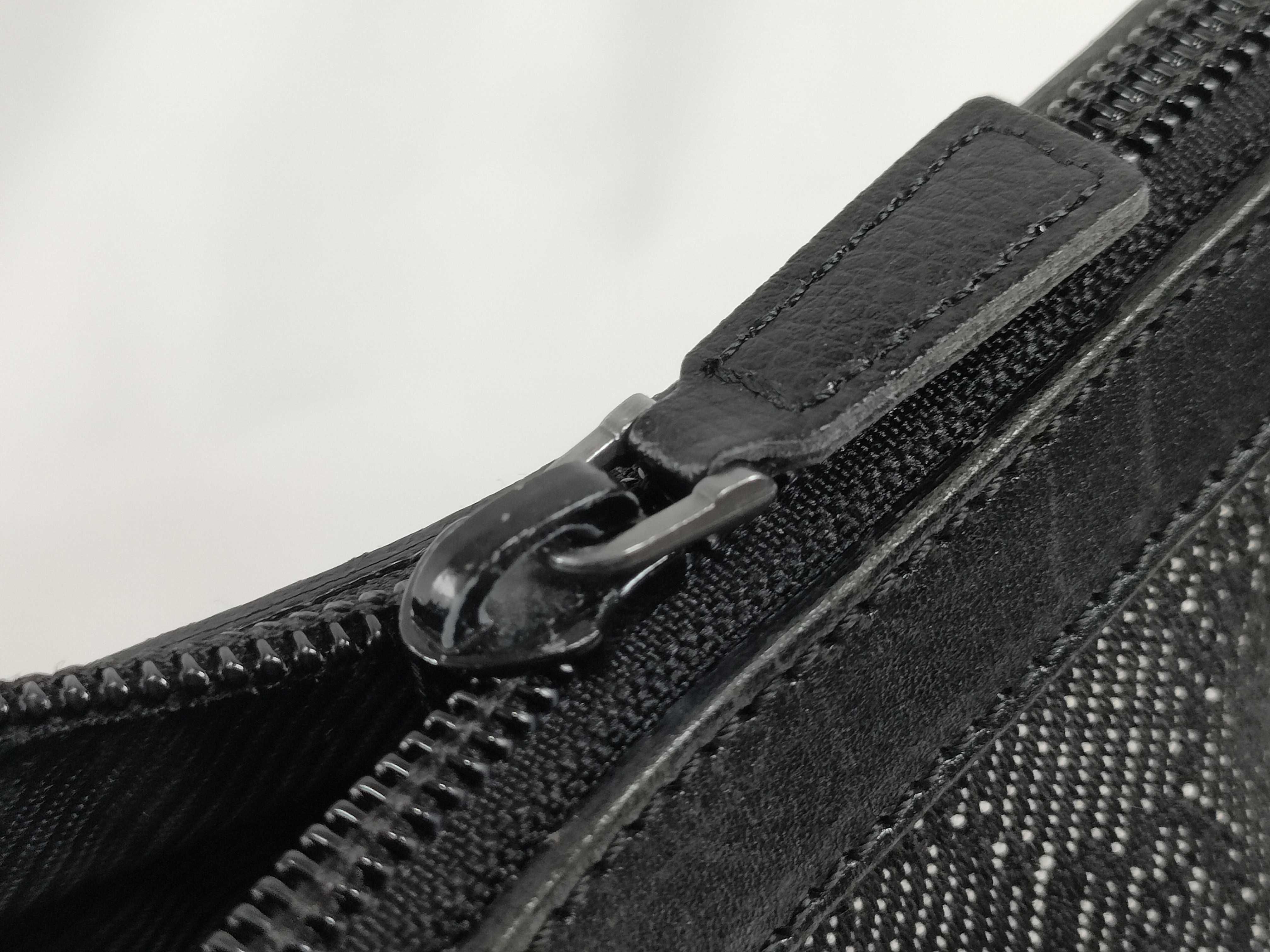 GG Canvas Gucci Supreme Canvas Shoulder Bag — view 15