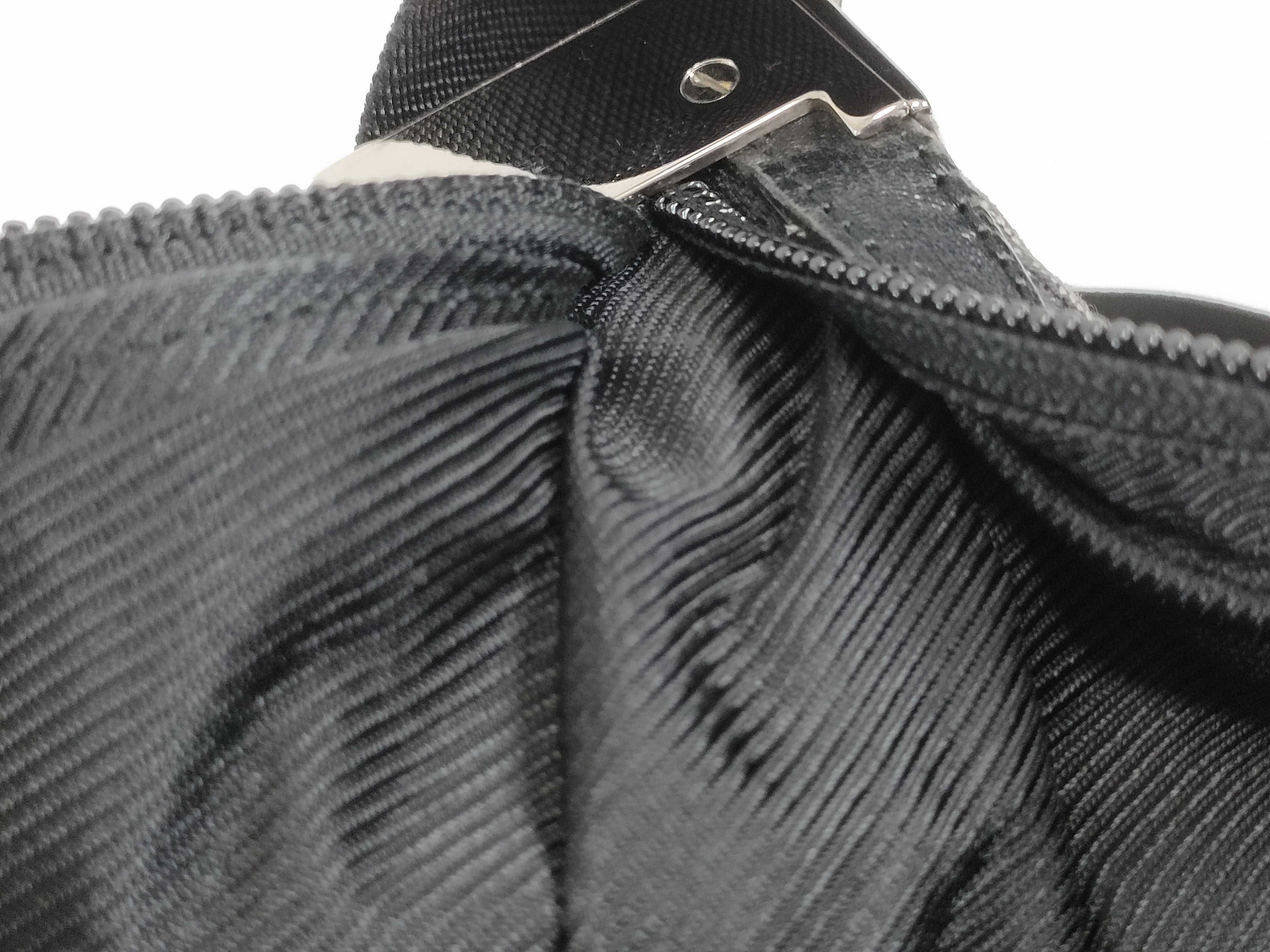 GG Canvas Gucci Supreme Canvas Shoulder Bag — view 9
