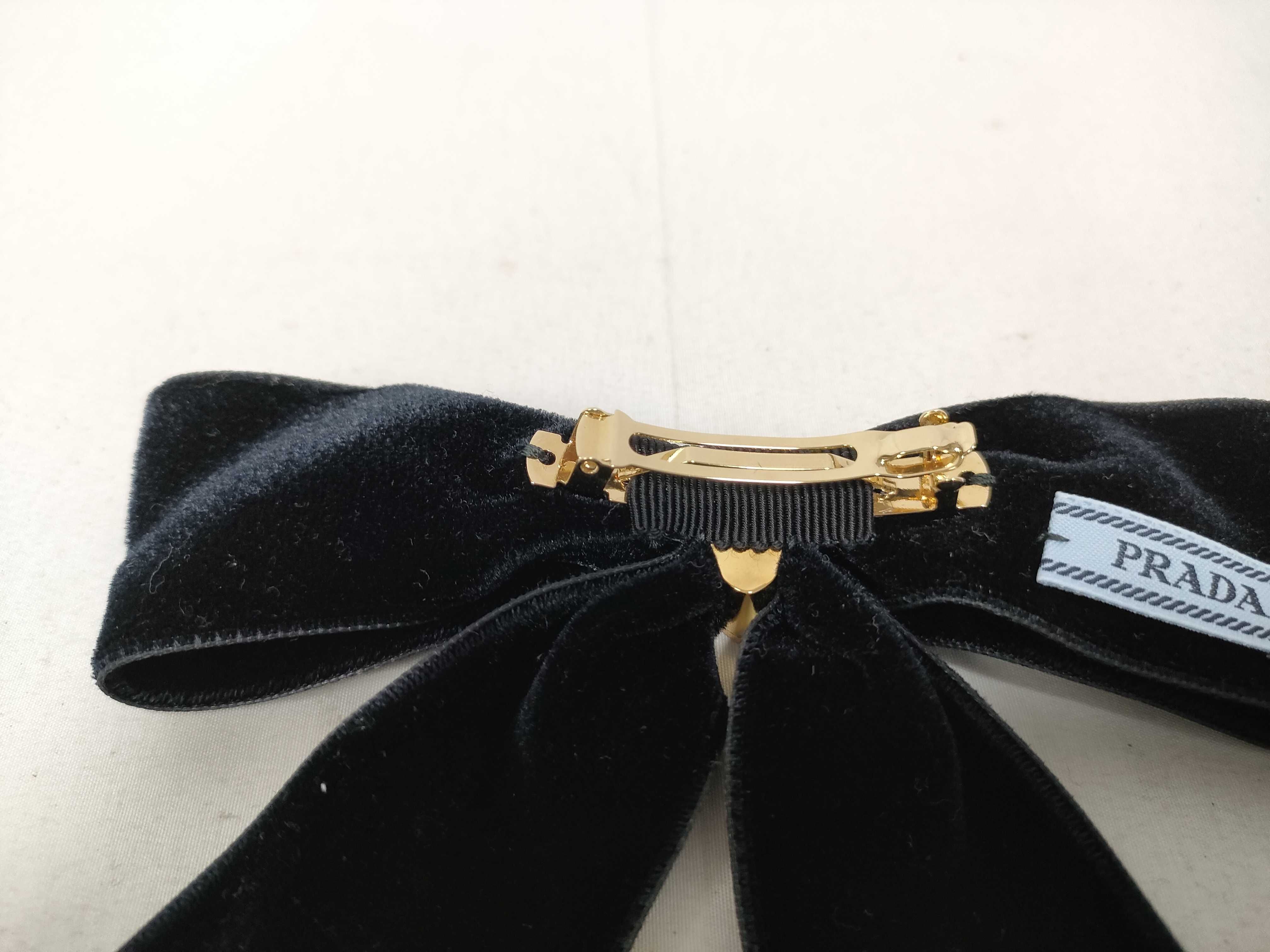 Velvet Hair Clip (IY9150) Hair Accessory — view 4