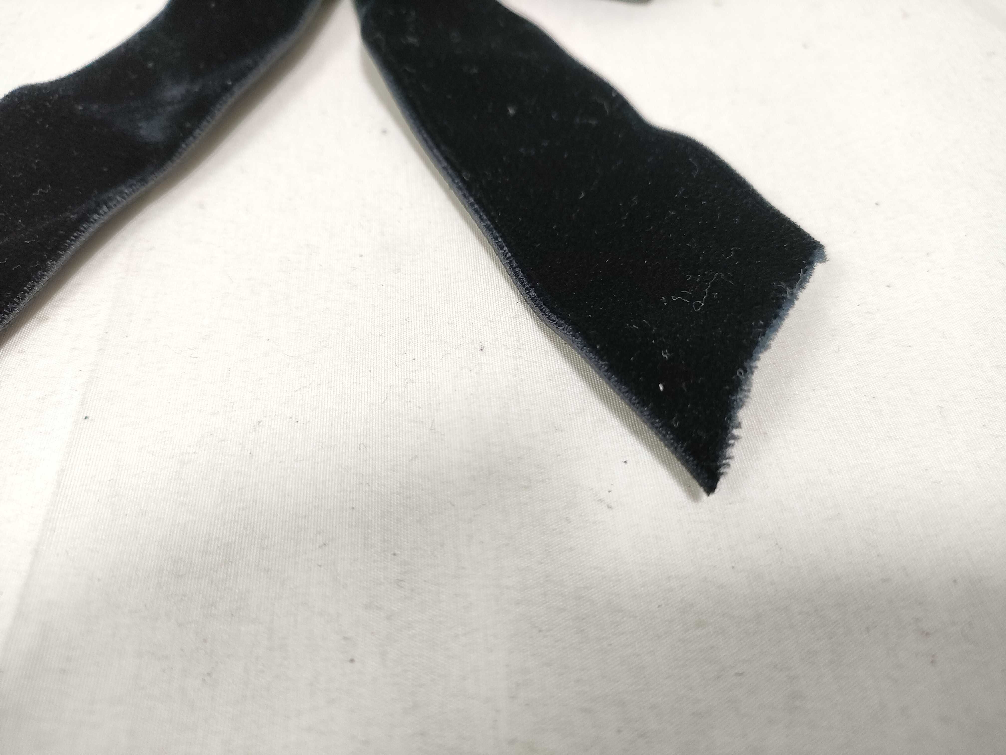 Velvet Hair Clip (IY9150) Hair Accessory — view 7