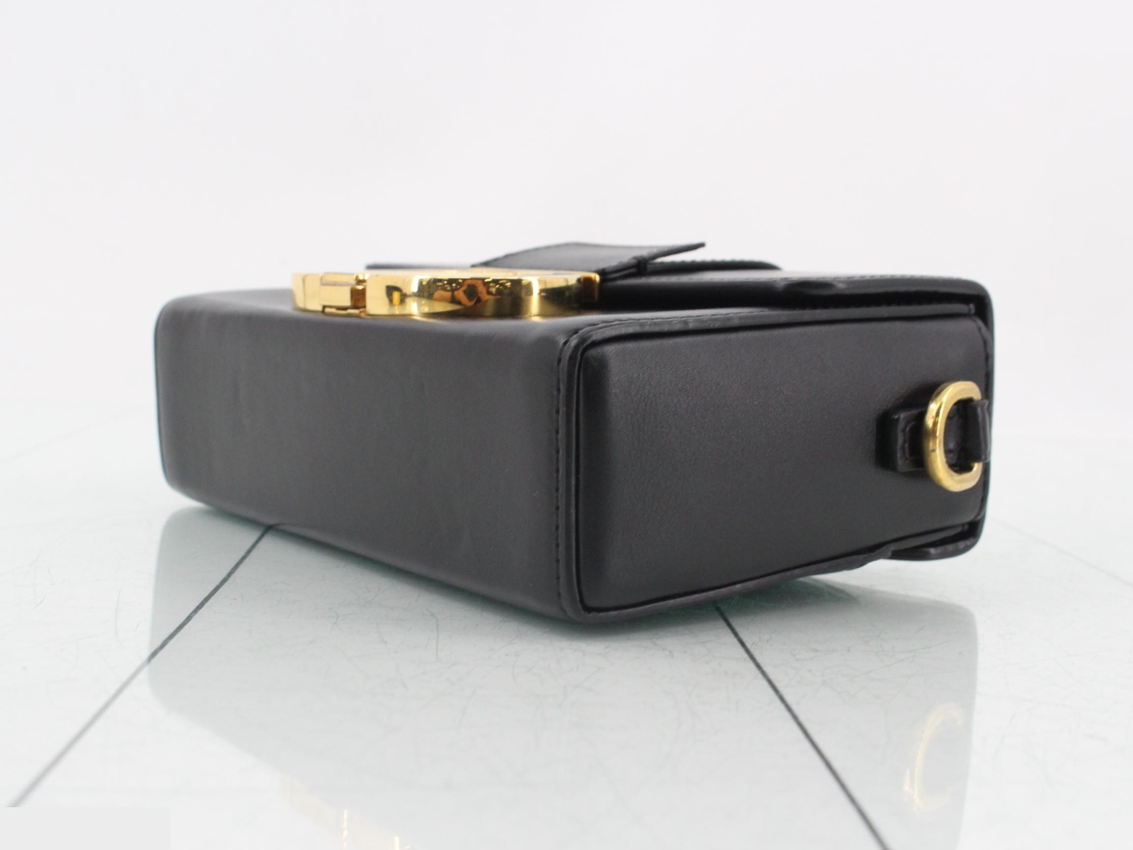 30 Montaigne Shoulder Bag — view 6