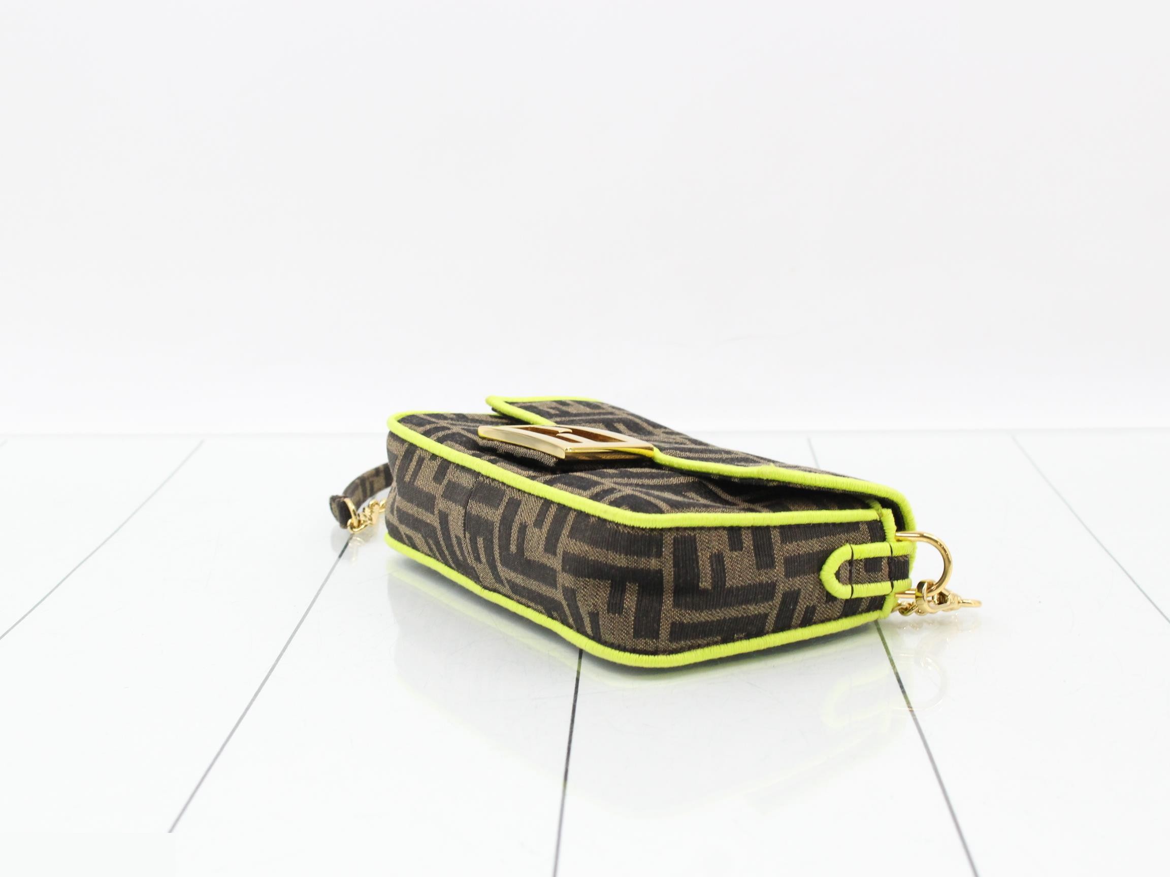 Zucca Canvas Chain Shoulder Bag — view 6
