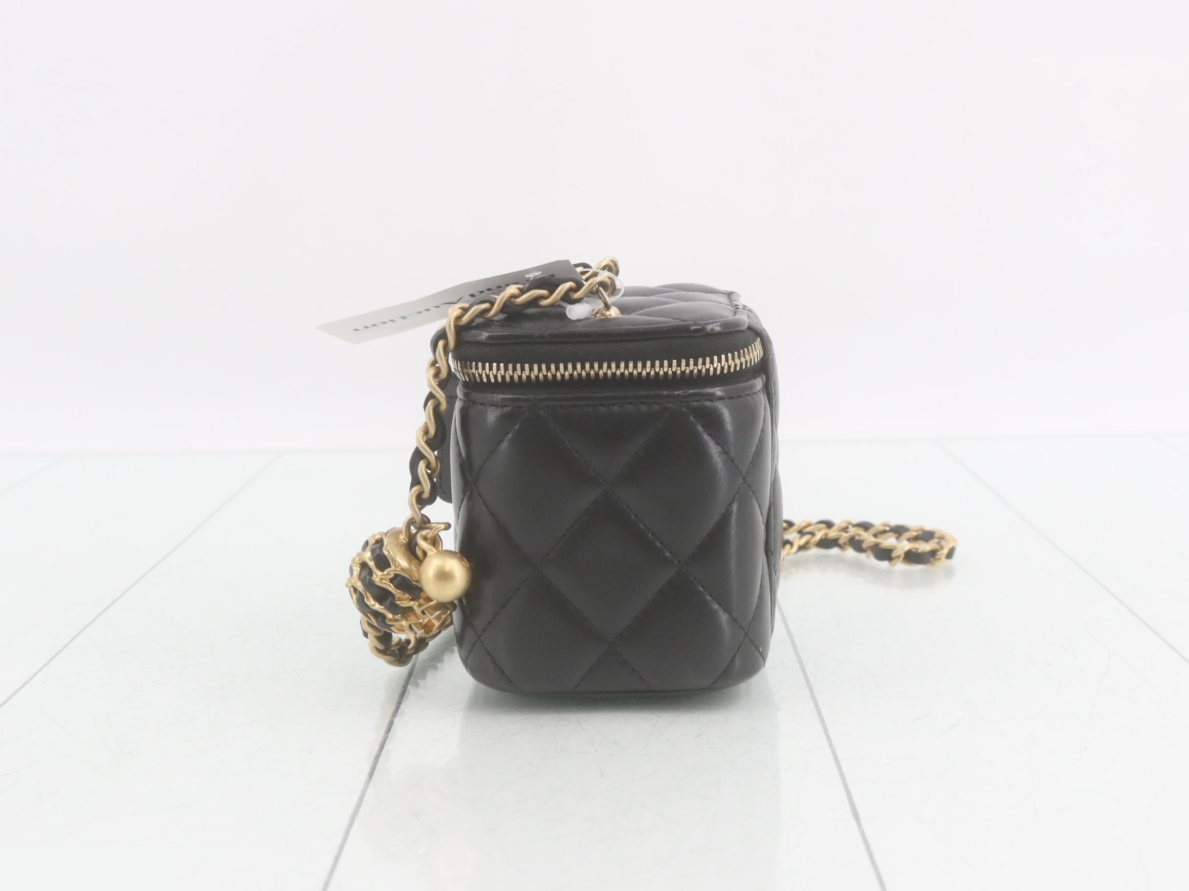 Matelassé Lambskin Coco Mark Vanity — view 3