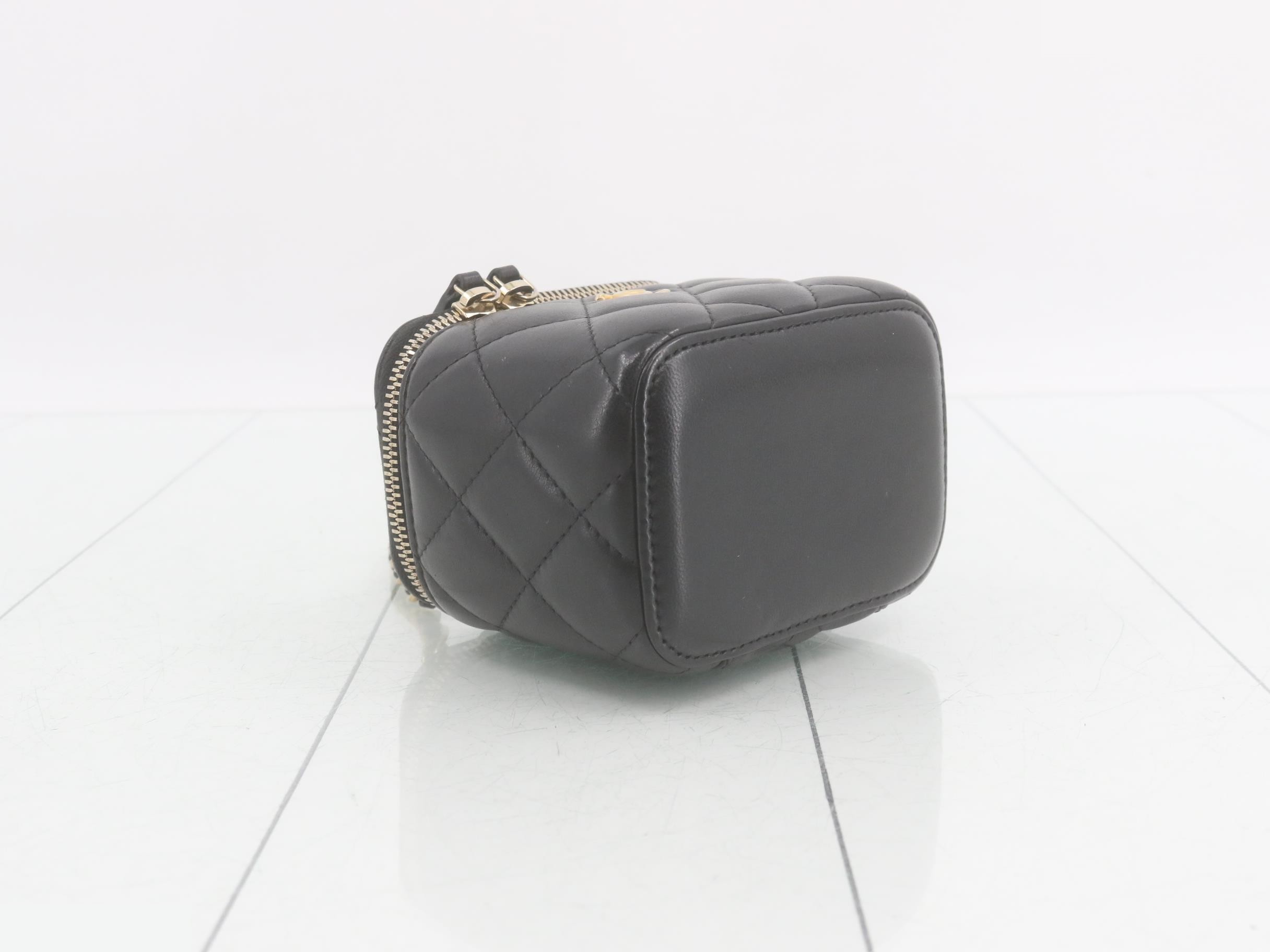 Matelassé Lambskin Coco Mark Vanity — view 5