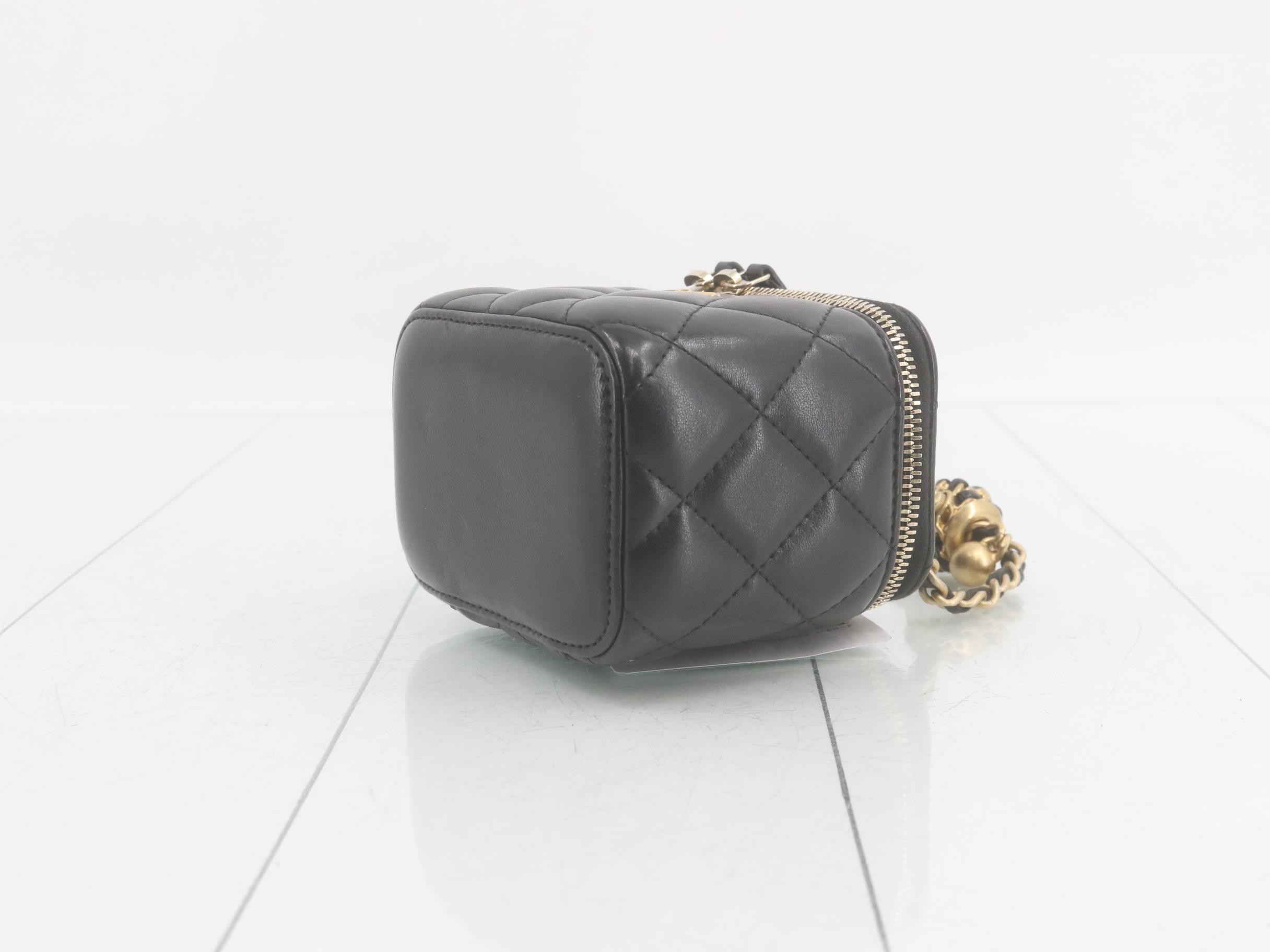 Matelassé Lambskin Coco Mark Vanity — view 6