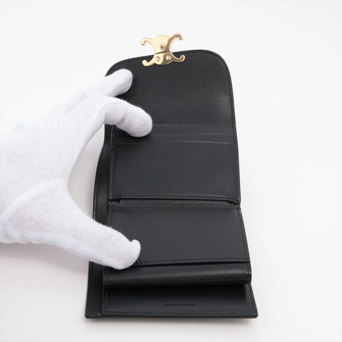 Triomphe Small Flap Wallet Leather Compact Wallet Black — view 5