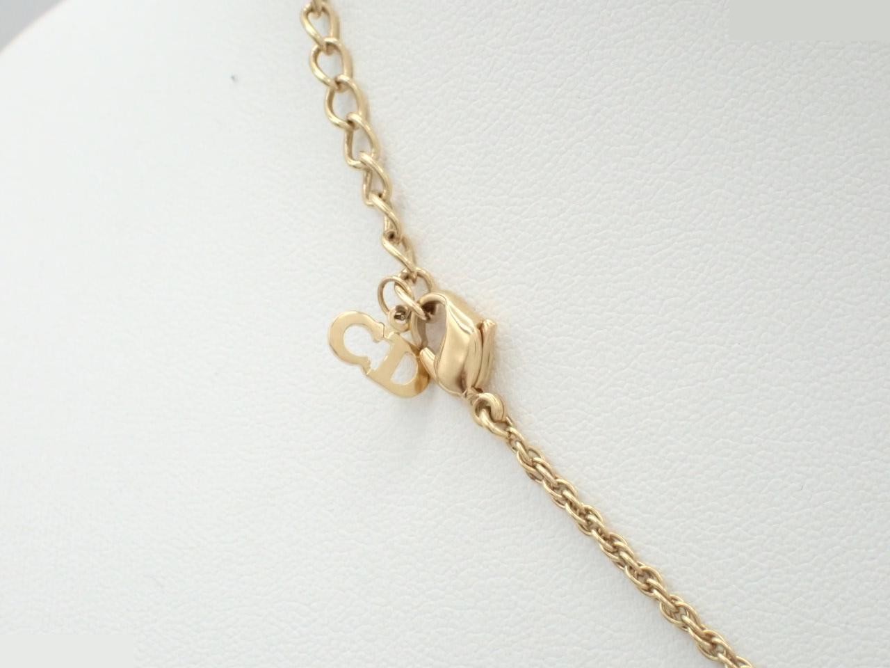 Other line: Precious metal necklaces and pendants, neck circumference approximately 46 cm. — view 2