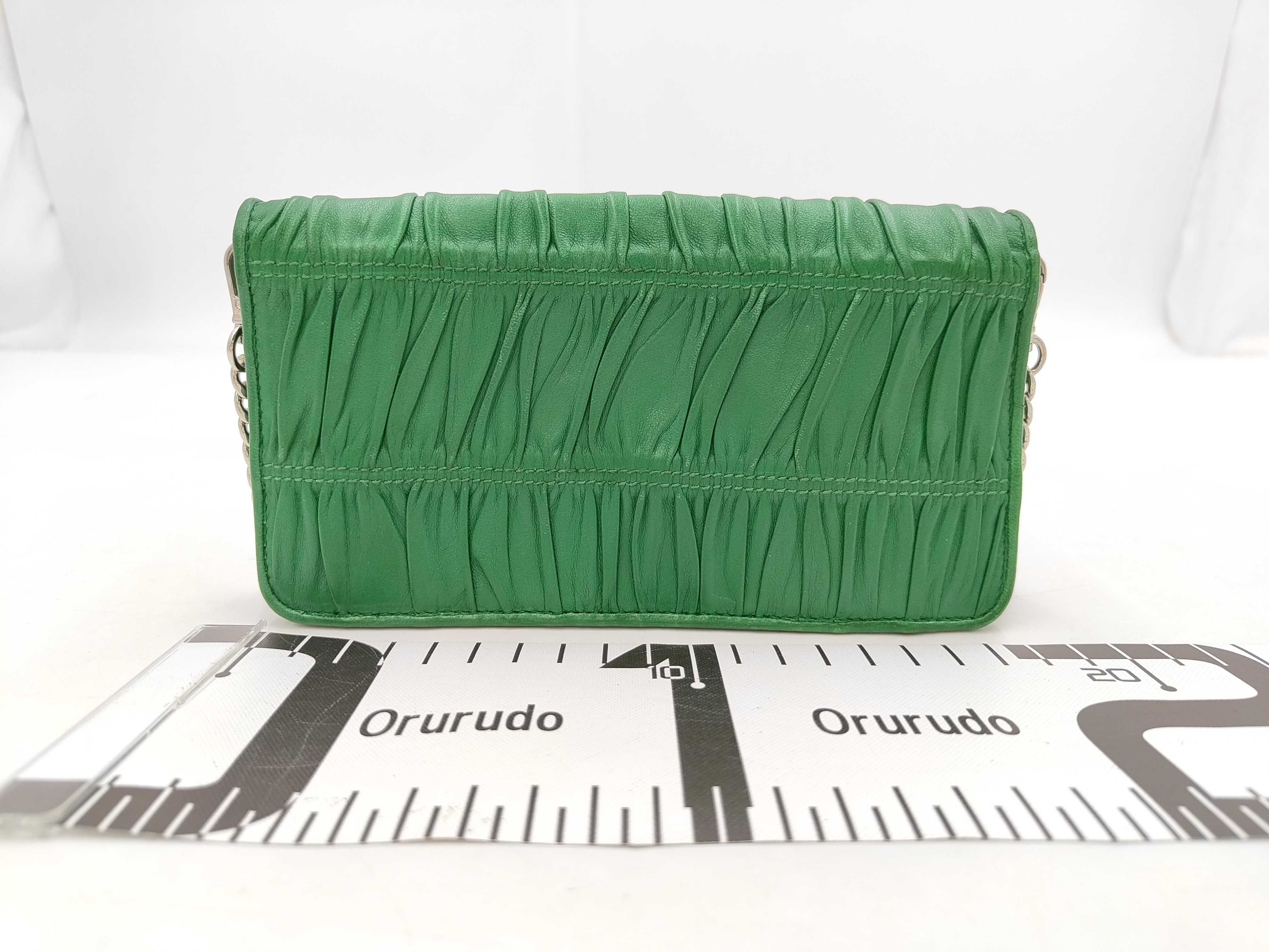 Nappa Leather Gaufre Chain Wallet Cross Bag Wallet — view 3