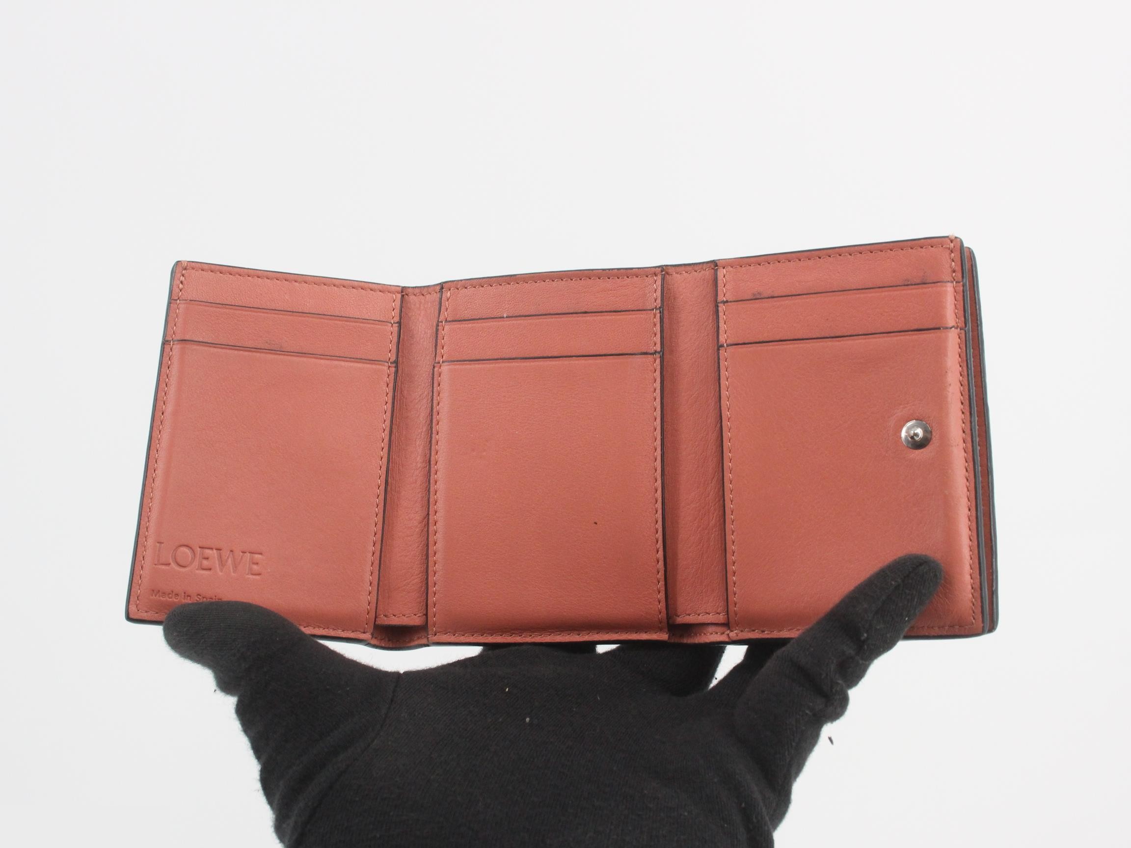Anagram Tri-fold Wallet, Beige — view 4