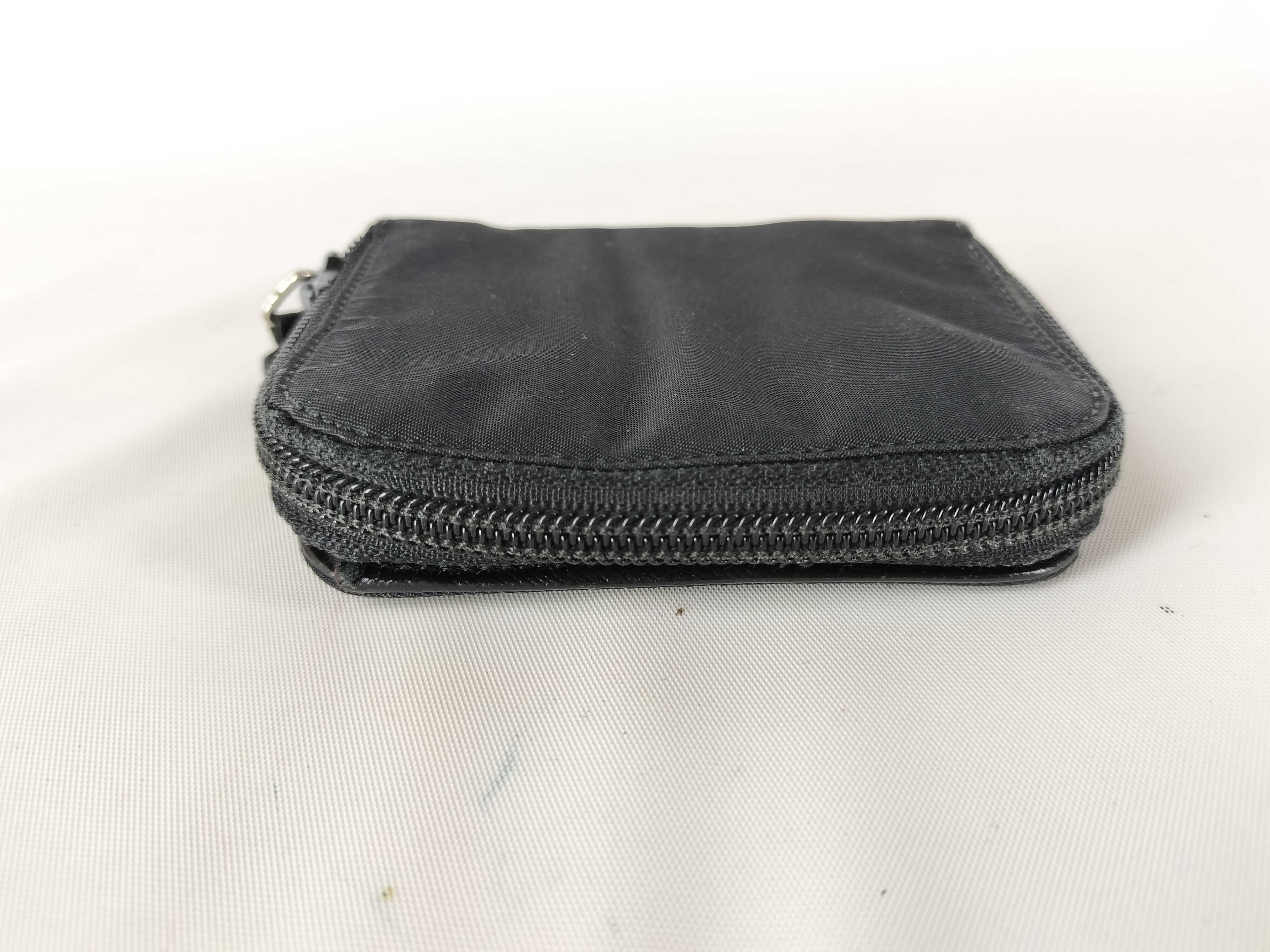 Nylon Wallet Zippy Wallet Black Bi-fold Wallet — view 4