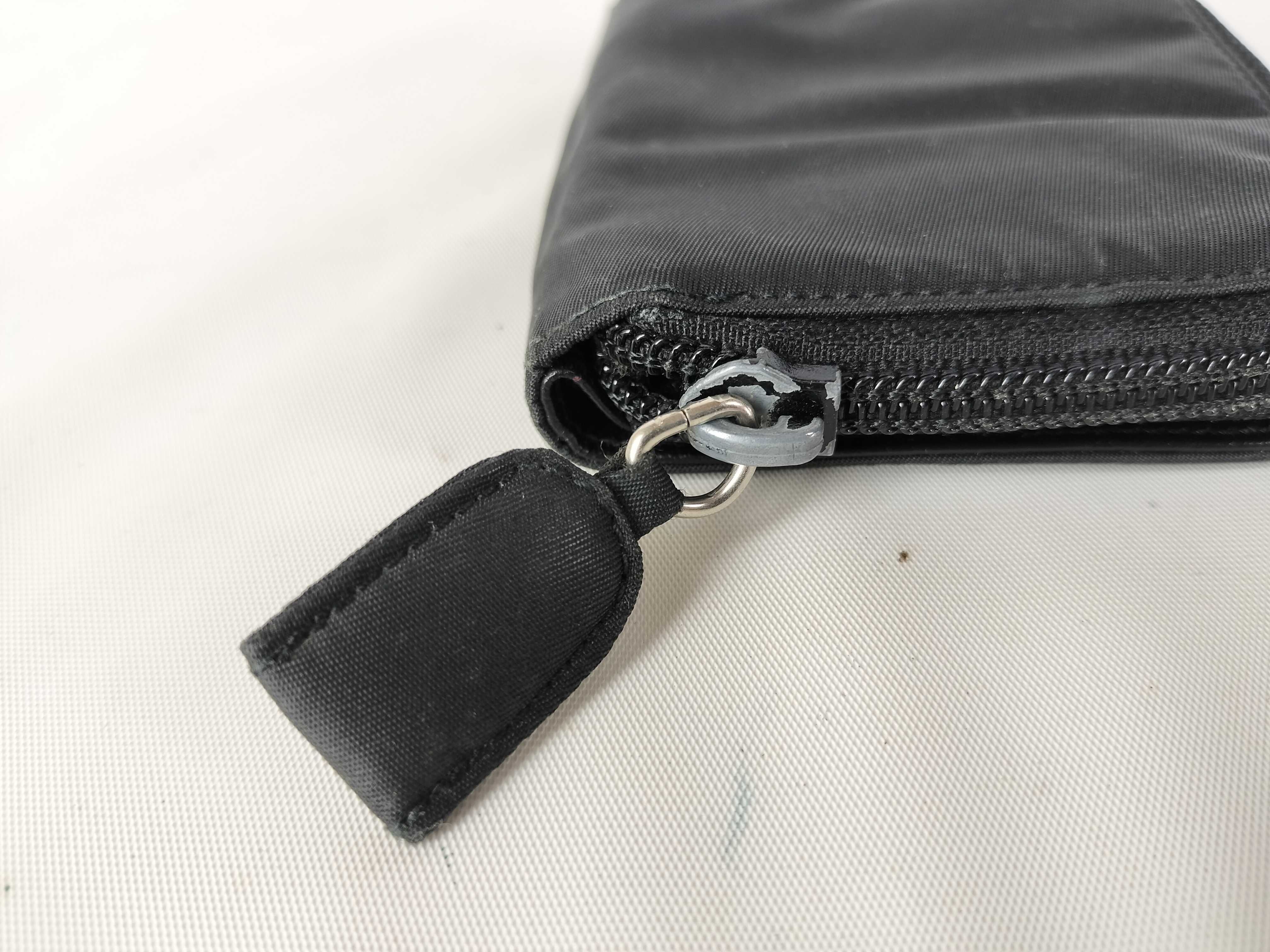 Nylon Wallet Zippy Wallet Black Bi-fold Wallet — view 5